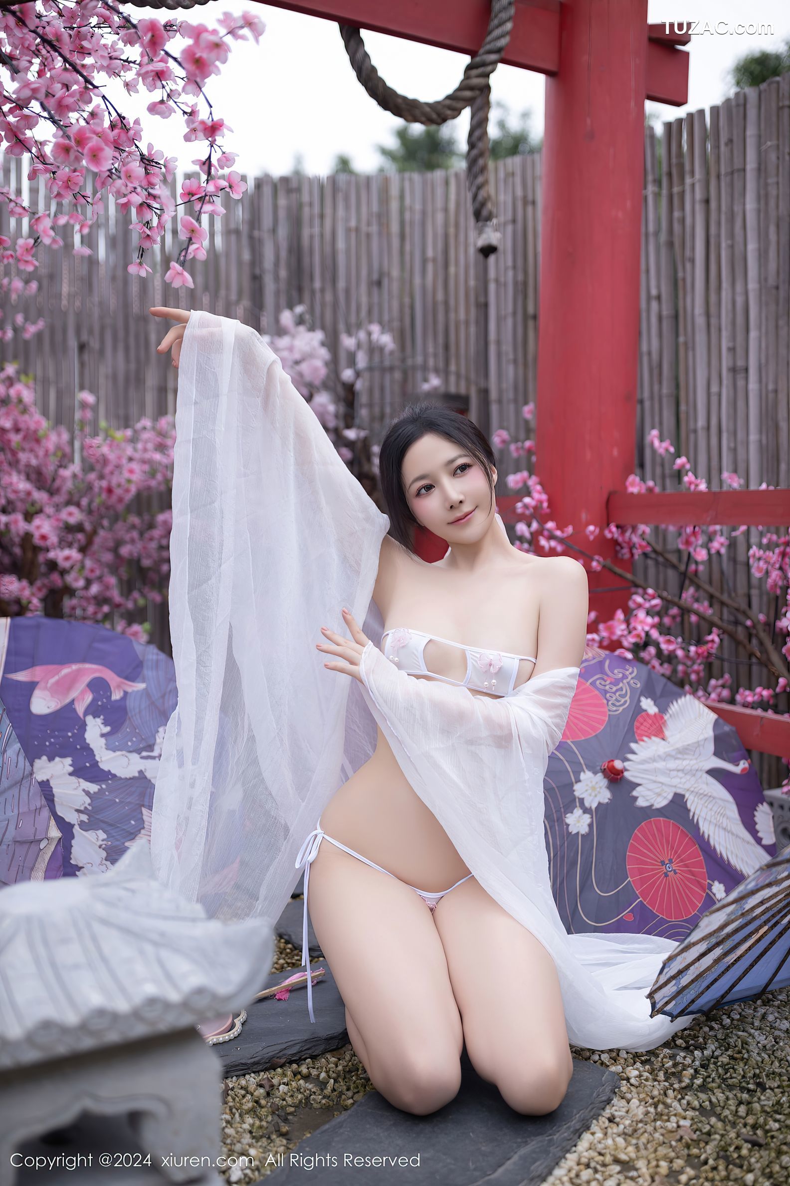 XiuRen秀人网-8927-鱼子酱Fish-迪拜旅拍-古风轻透白纱裙超小白色内衣爆乳-2024.07.26