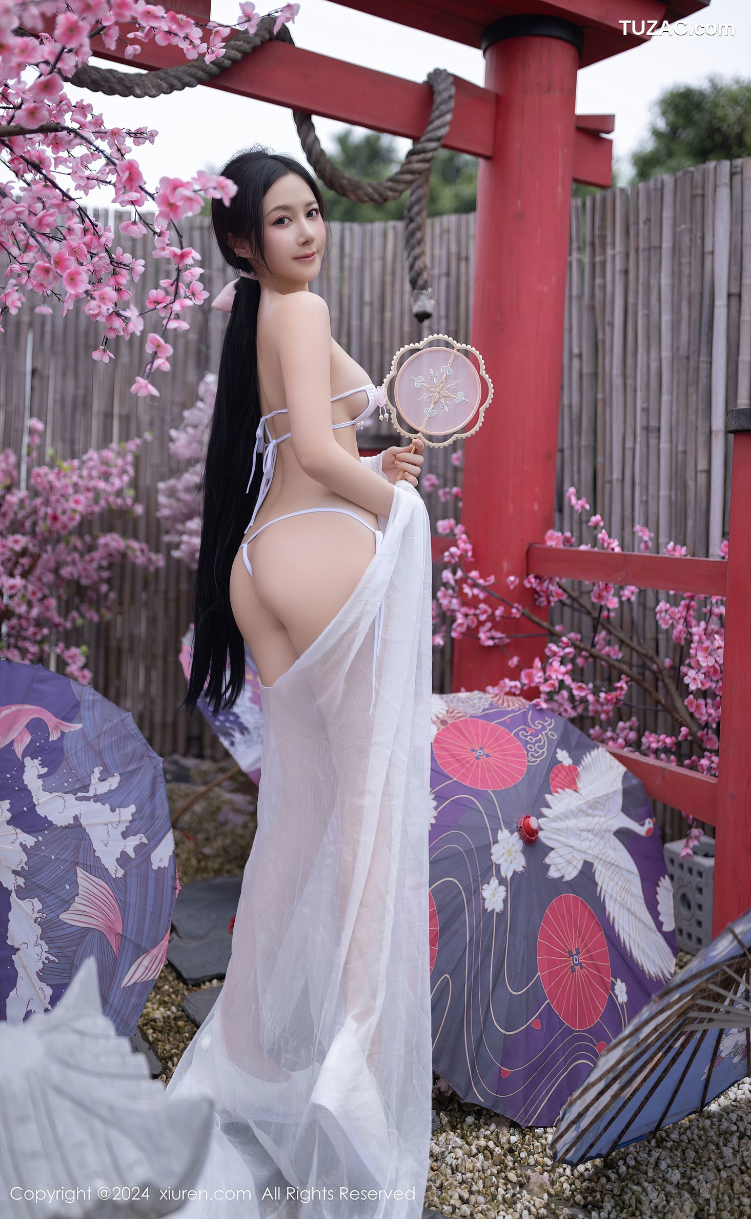 XiuRen秀人网-8927-鱼子酱Fish-迪拜旅拍-古风轻透白纱裙超小白色内衣爆乳-2024.07.26