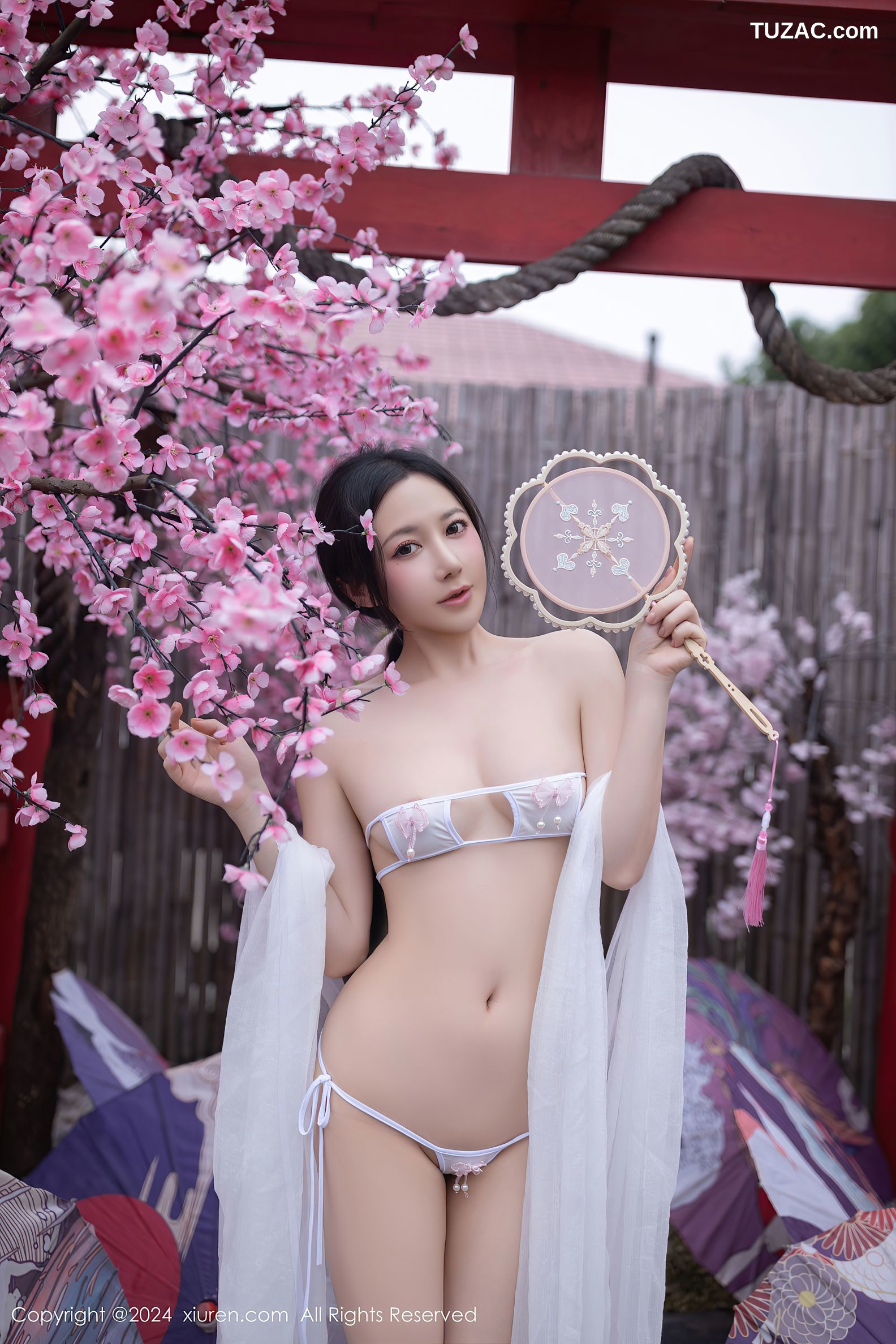 XiuRen秀人网-8927-鱼子酱Fish-迪拜旅拍-古风轻透白纱裙超小白色内衣爆乳-2024.07.26