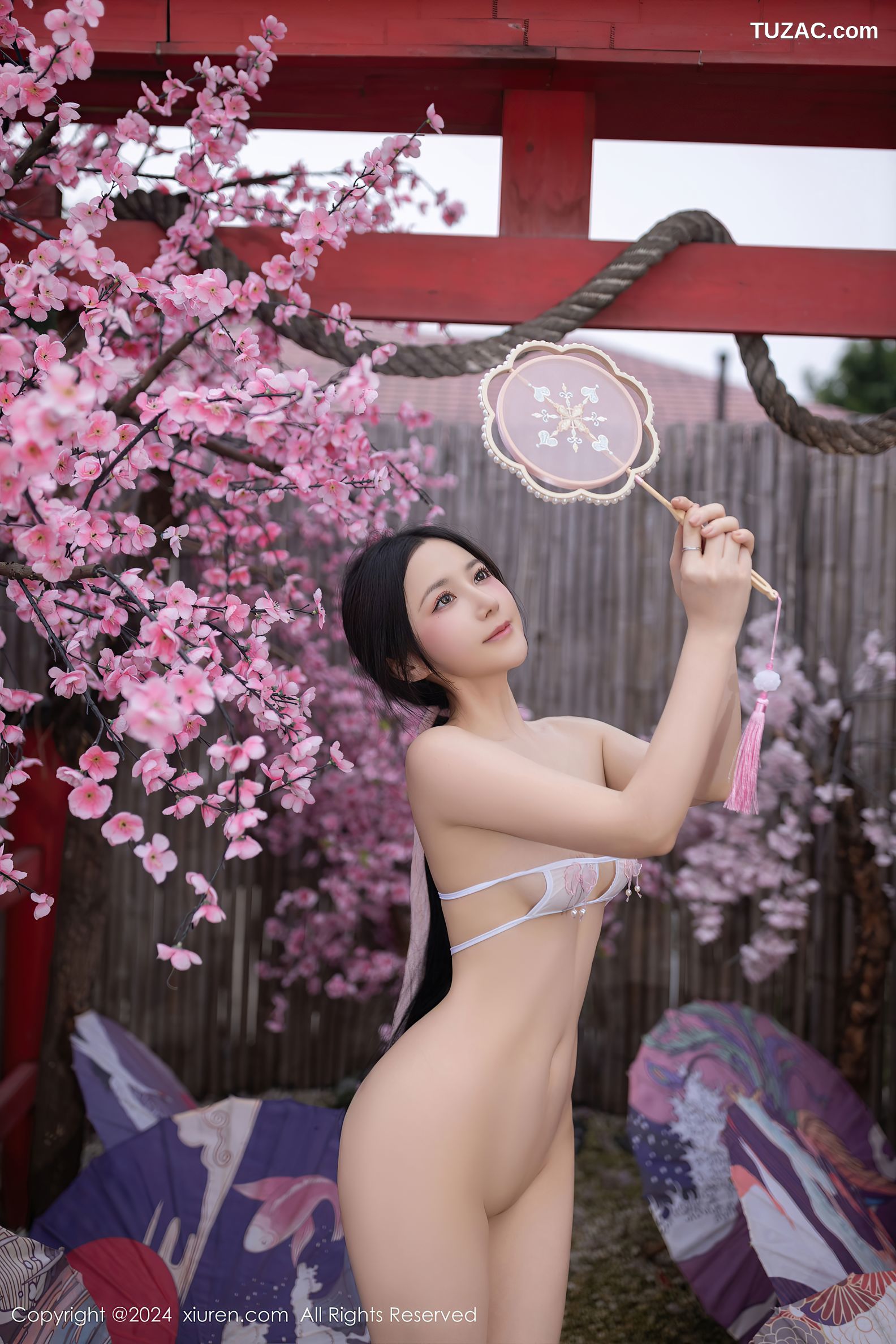 XiuRen秀人网-8927-鱼子酱Fish-迪拜旅拍-古风轻透白纱裙超小白色内衣爆乳-2024.07.26