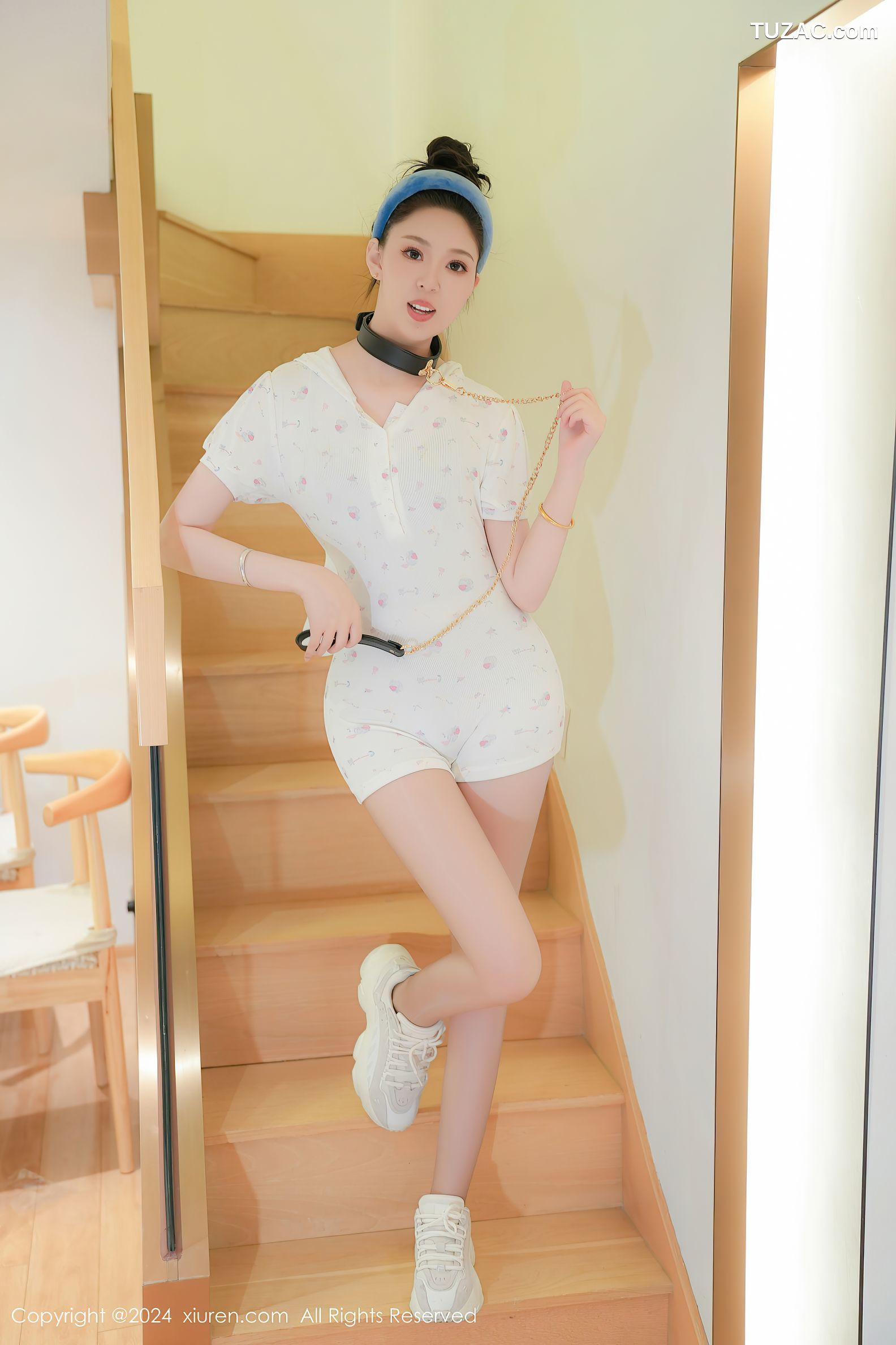 XiuRen秀人网-8930-小波多-白色小花图案连体运动裤黑蕾丝内衣爆乳-2024.07.29