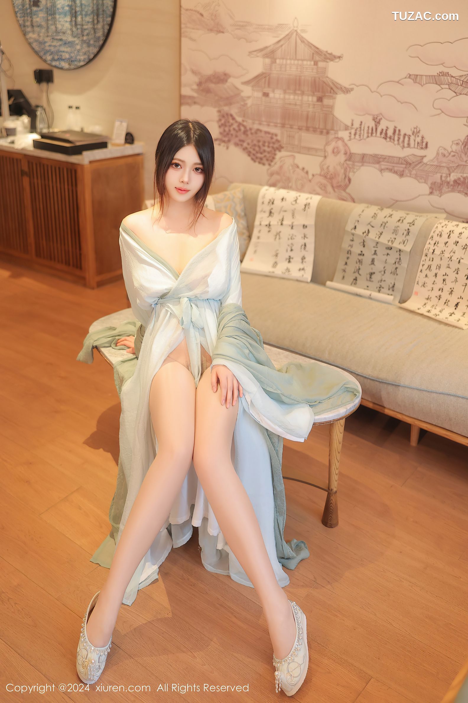 XiuRen秀人网-8937-蛋蛋宝-淡绿古风长衫轻透纱衣爆乳-2024.07.30