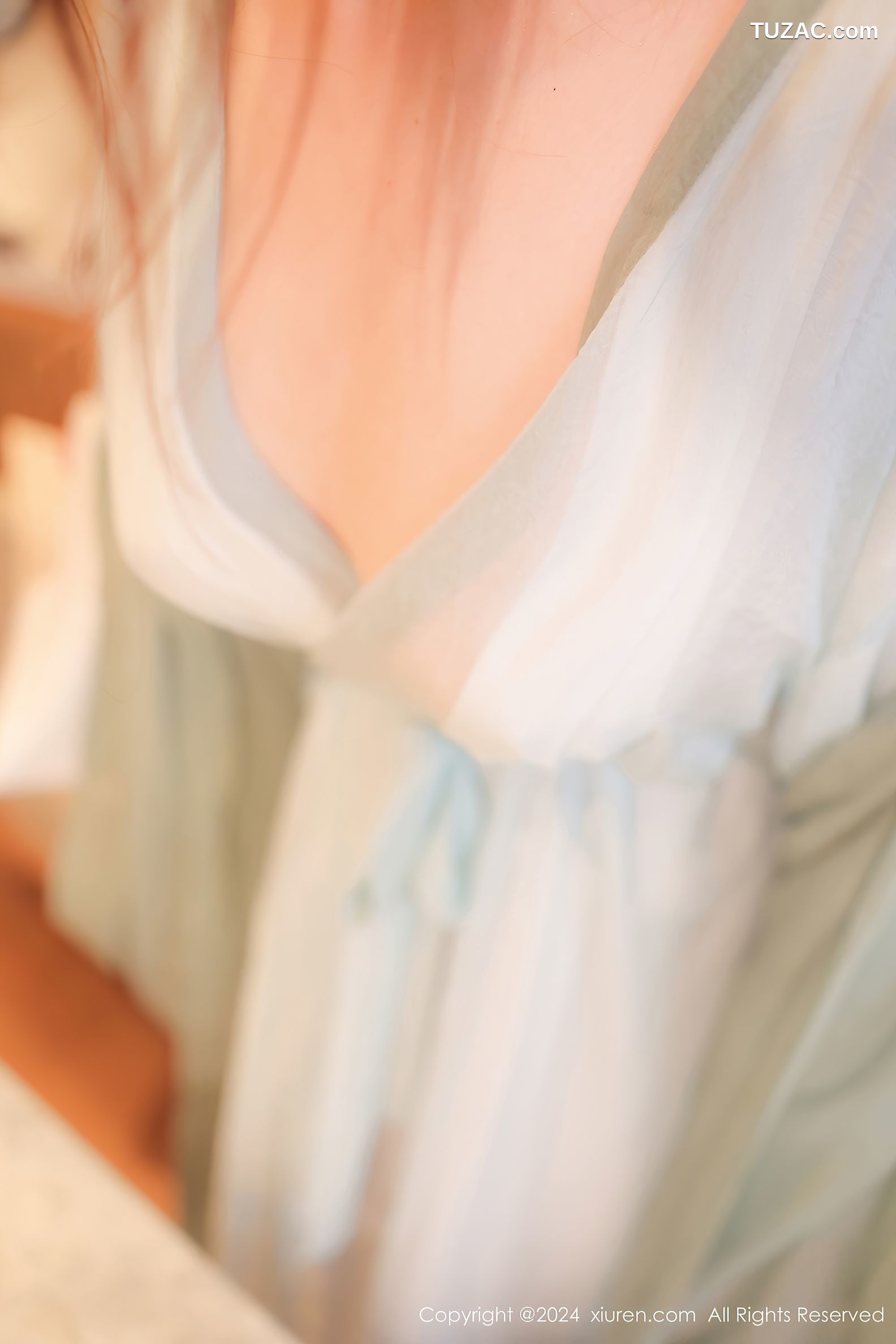 XiuRen秀人网-8937-蛋蛋宝-淡绿古风长衫轻透纱衣爆乳-2024.07.30