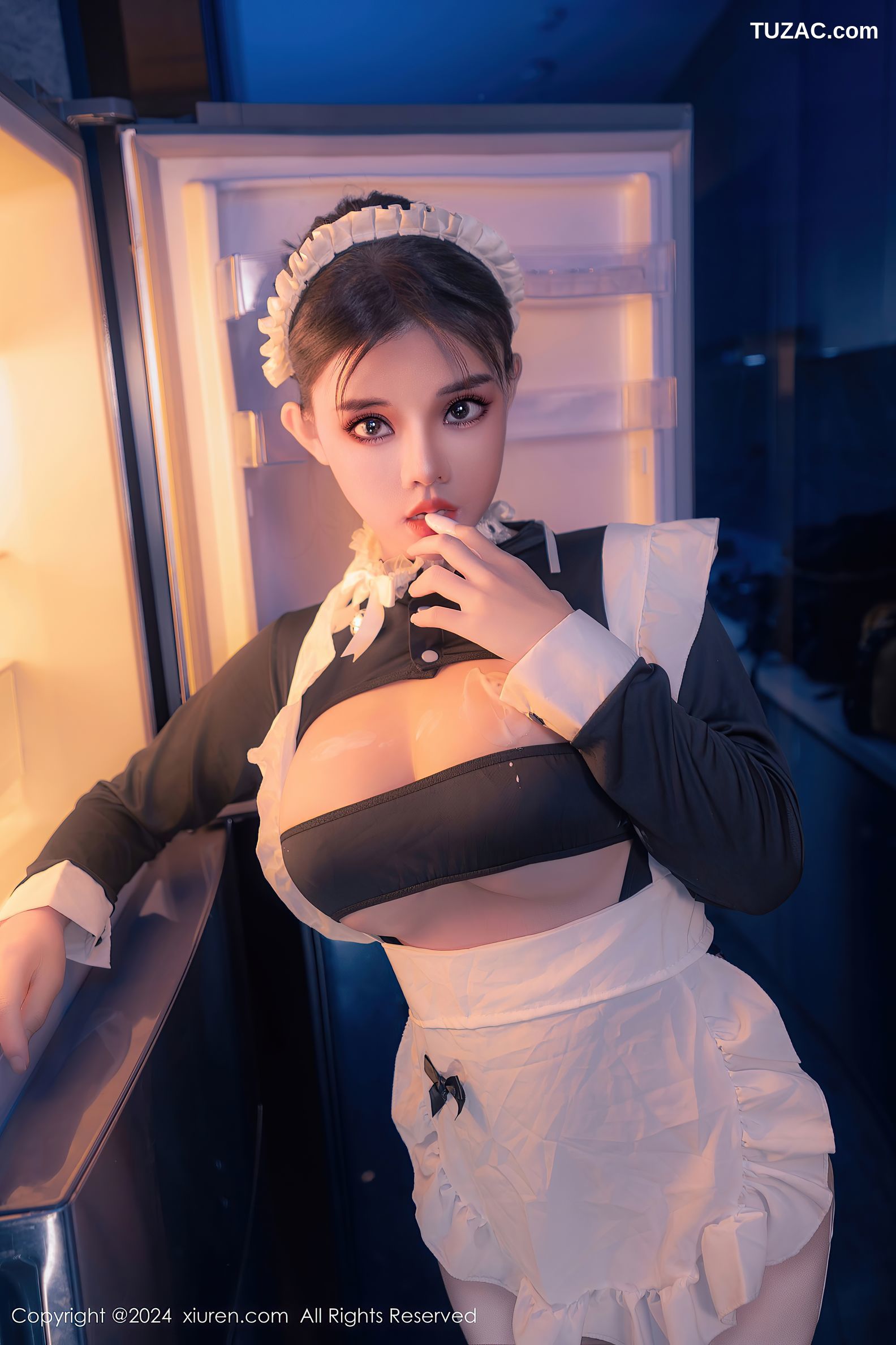 XiuRen秀人网-8966-小童颜-首套-爆乳女仆厨房-2024.08.05