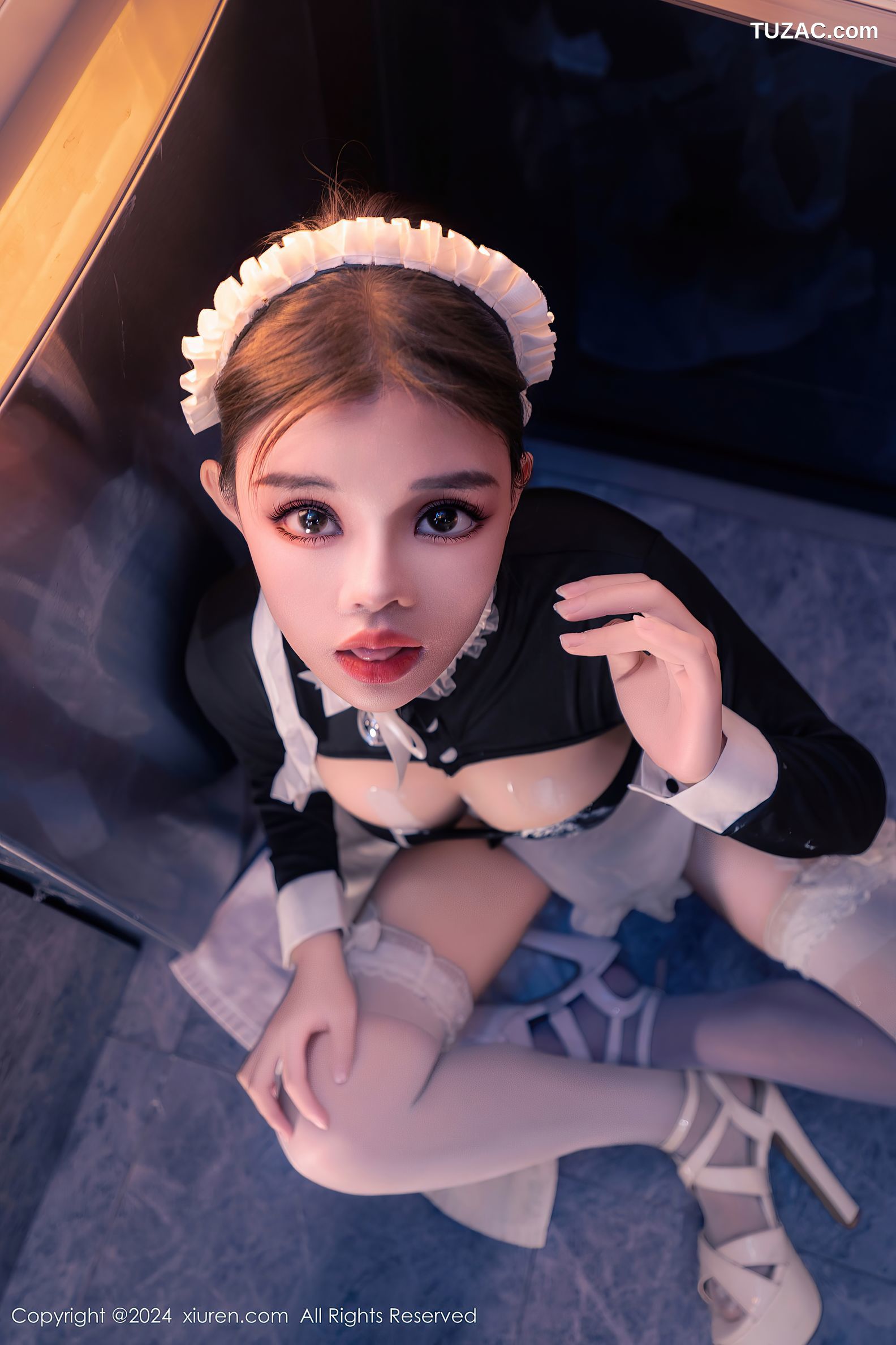 XiuRen秀人网-8966-小童颜-首套-爆乳女仆厨房-2024.08.05