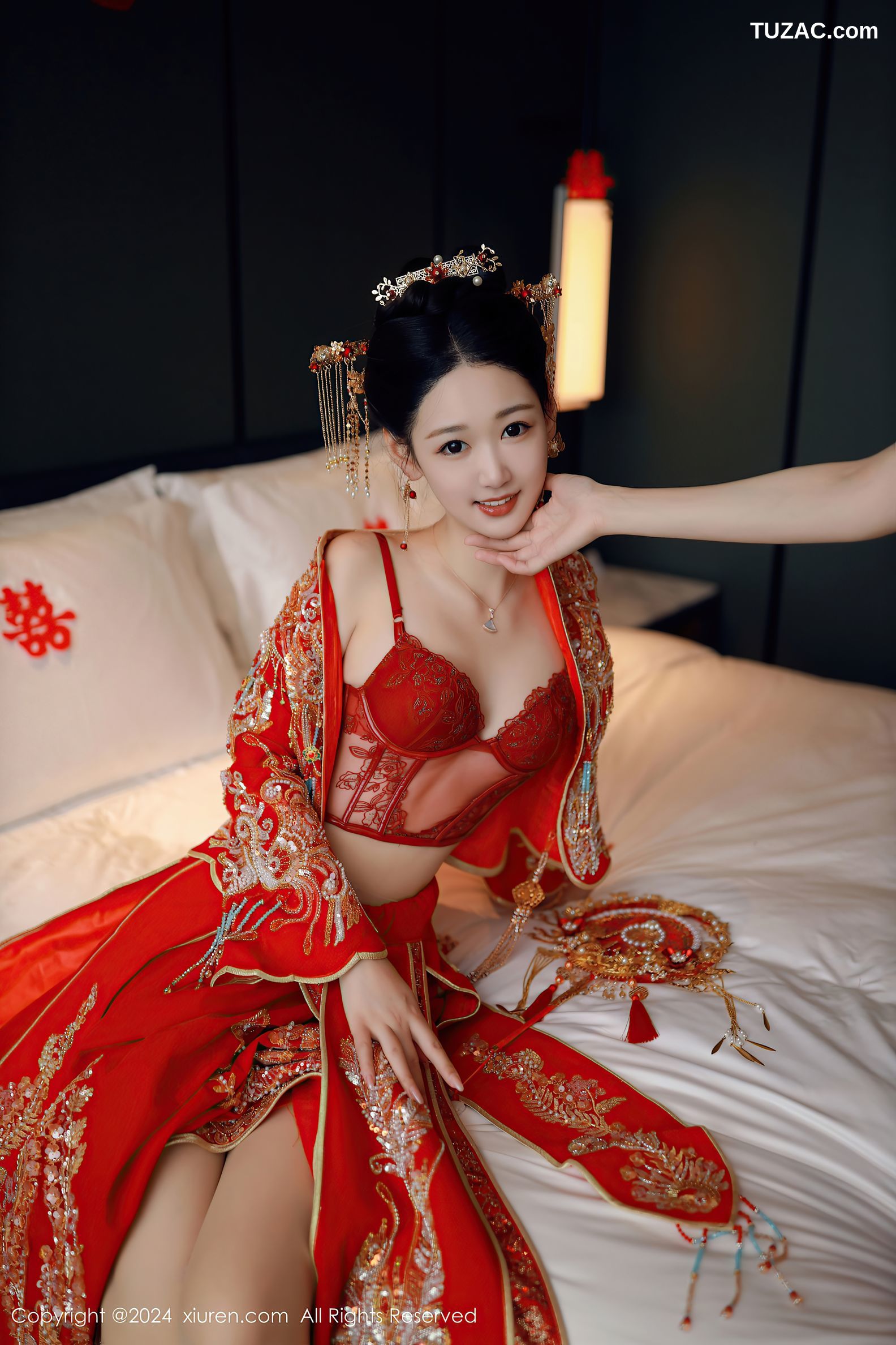 XiuRen秀人网-8972-唐安琪-迪拜旅拍-新娘红妆红色内衣爆乳-2024.08.05