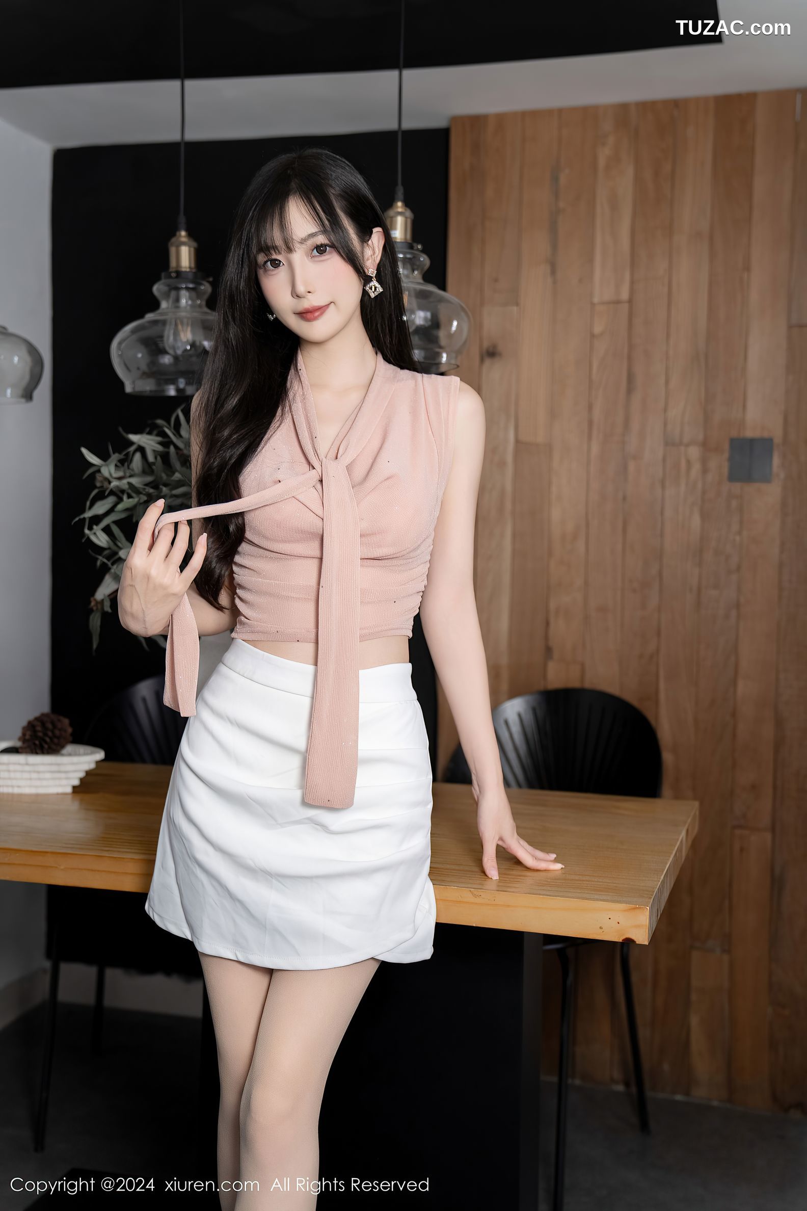 XiuRen秀人网-8980-林星阑-淡粉T白短裙-白色护士短裙制服-2024.08.07