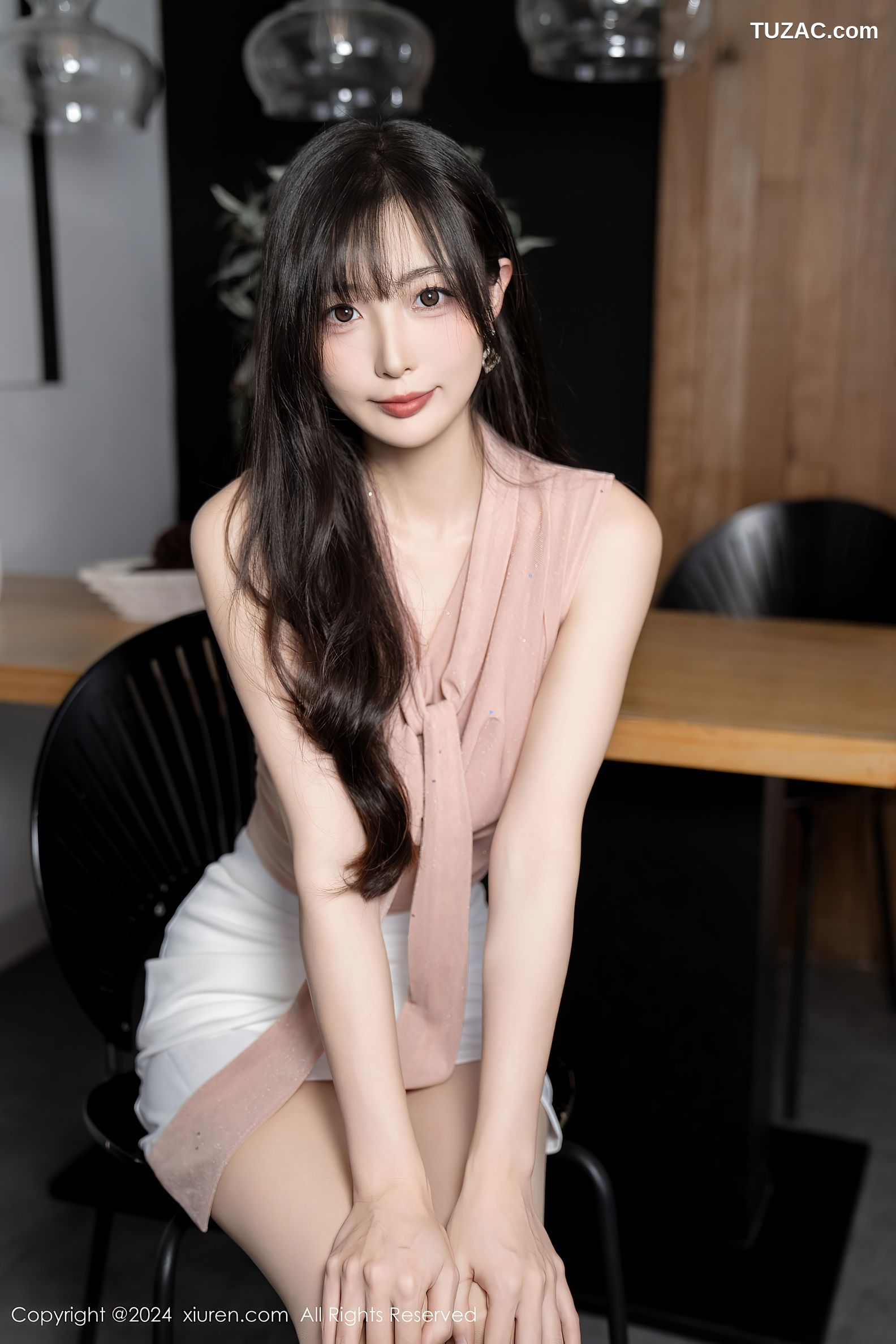 XiuRen秀人网-8980-林星阑-淡粉T白短裙-白色护士短裙制服-2024.08.07