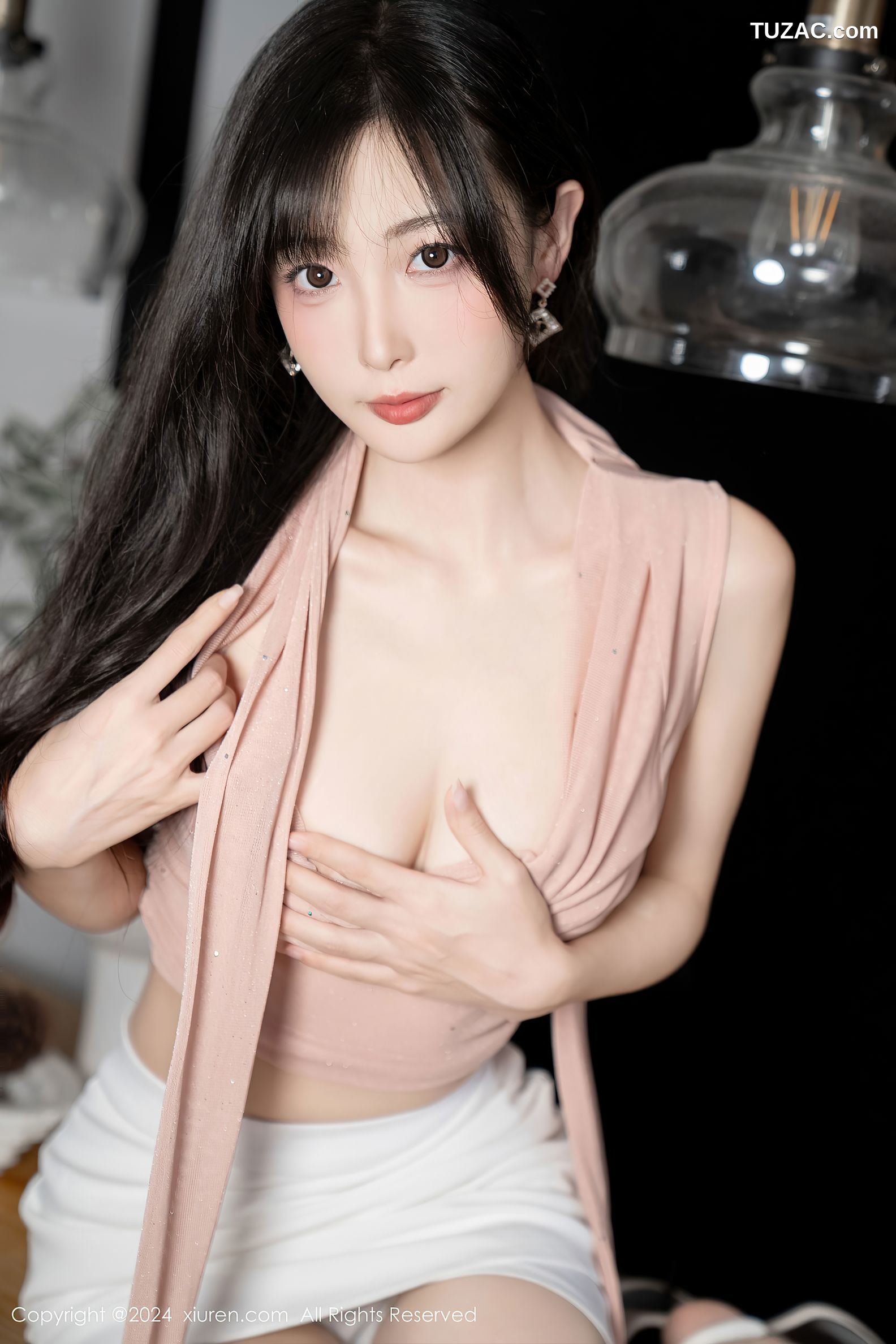 XiuRen秀人网-8980-林星阑-淡粉T白短裙-白色护士短裙制服-2024.08.07