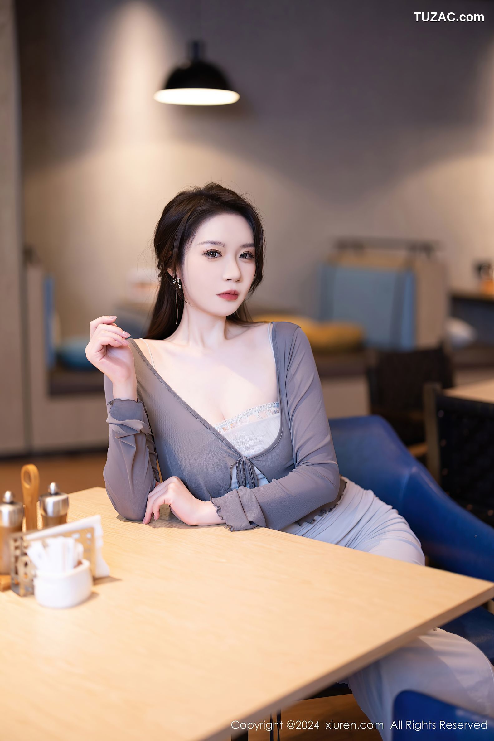 XiuRen秀人网-9007-梦心玥-灰色吊带裙深灰衫灰丝-2024.08.13