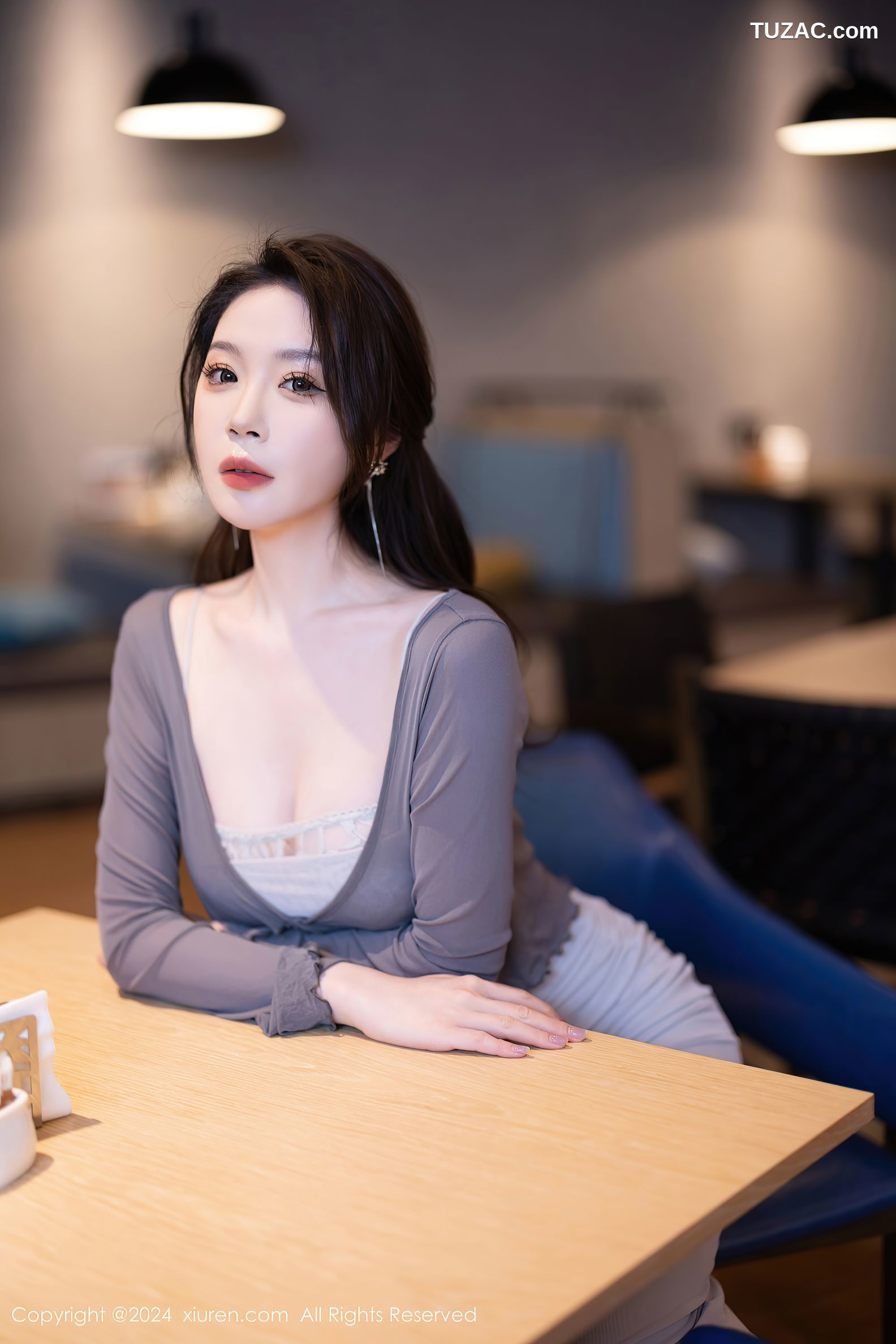 XiuRen秀人网-9007-梦心玥-灰色吊带裙深灰衫灰丝-2024.08.13