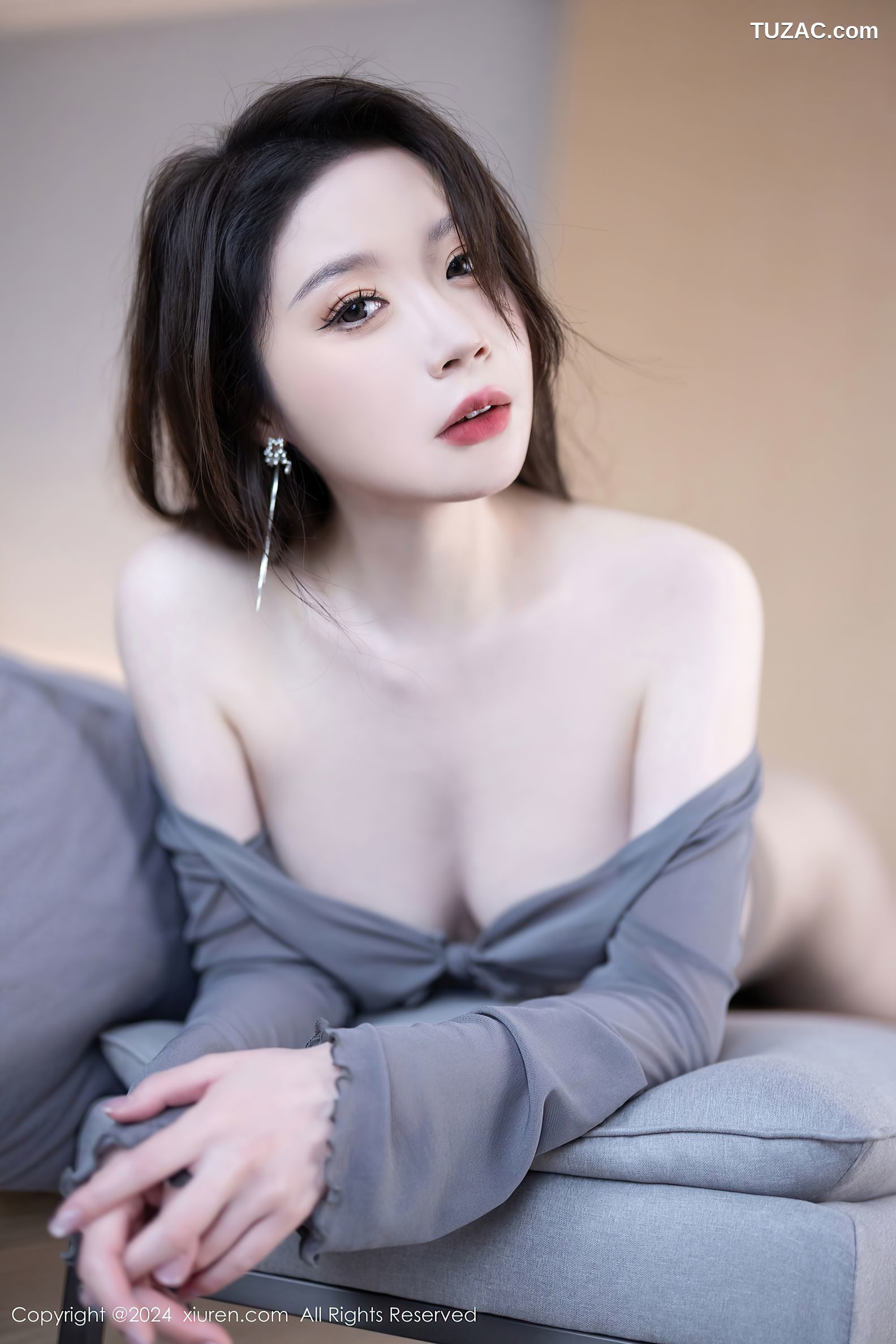 XiuRen秀人网-9007-梦心玥-灰色吊带裙深灰衫灰丝-2024.08.13