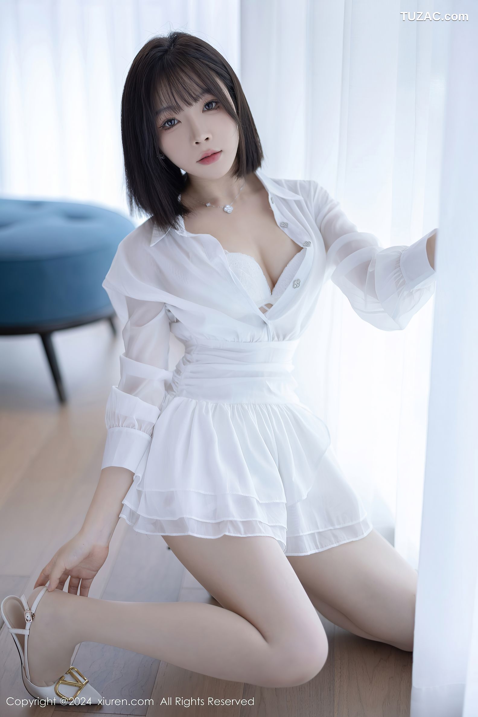 XiuRen秀人网-9020-徐莉芝Booty-白色连衣短裙-银色吊带裙-2024.08.15