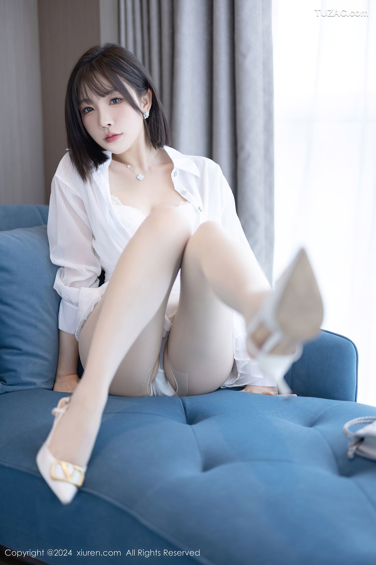 XiuRen秀人网-9020-徐莉芝Booty-白色连衣短裙-银色吊带裙-2024.08.15