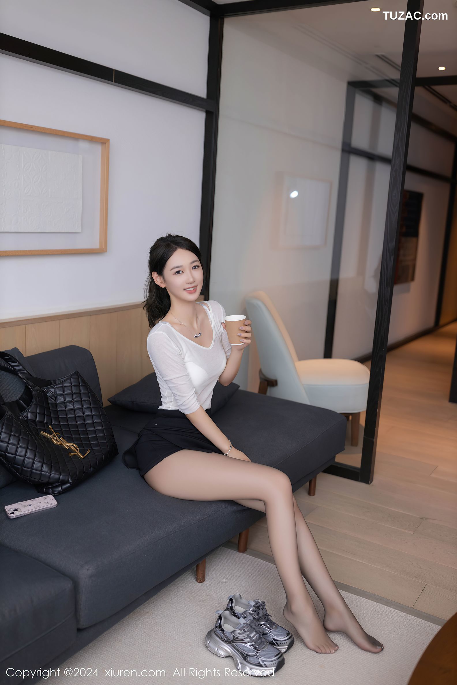 XiuRen秀人网-9036-唐安琪-离家出走剧情-白T黑短裙-2024.08.19