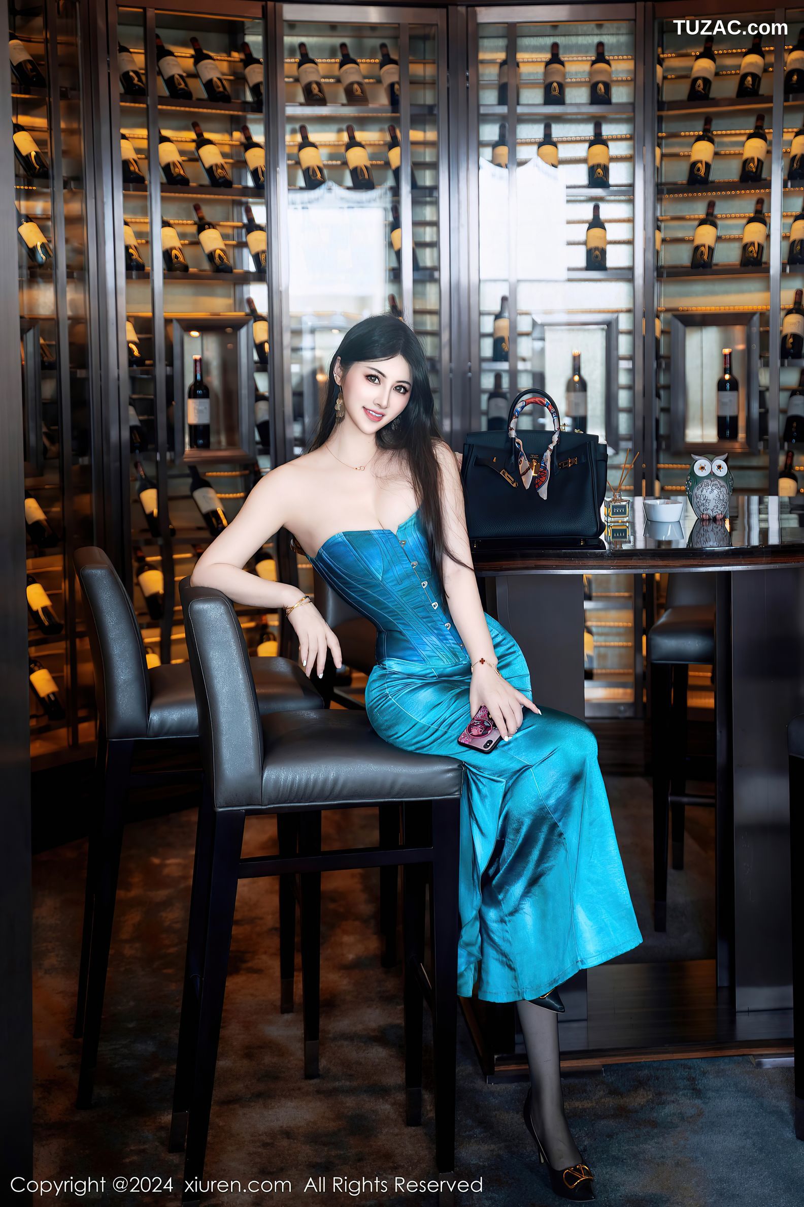 XiuRen秀人网-9039-诗诗kiki-酒吧巧遇蓝色抹胸礼服裙美女轻透黑纱情趣内衣-2024.08.20