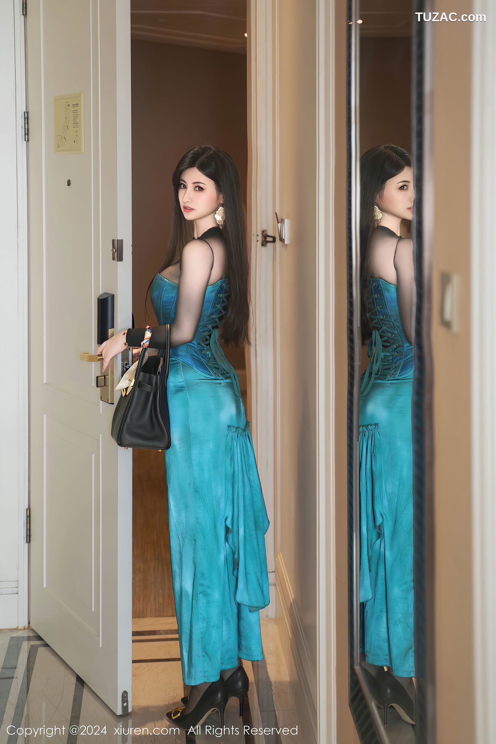 XiuRen秀人网-9039-诗诗kiki-酒吧巧遇蓝色抹胸礼服裙美女轻透黑纱情趣内衣-2024.08.20