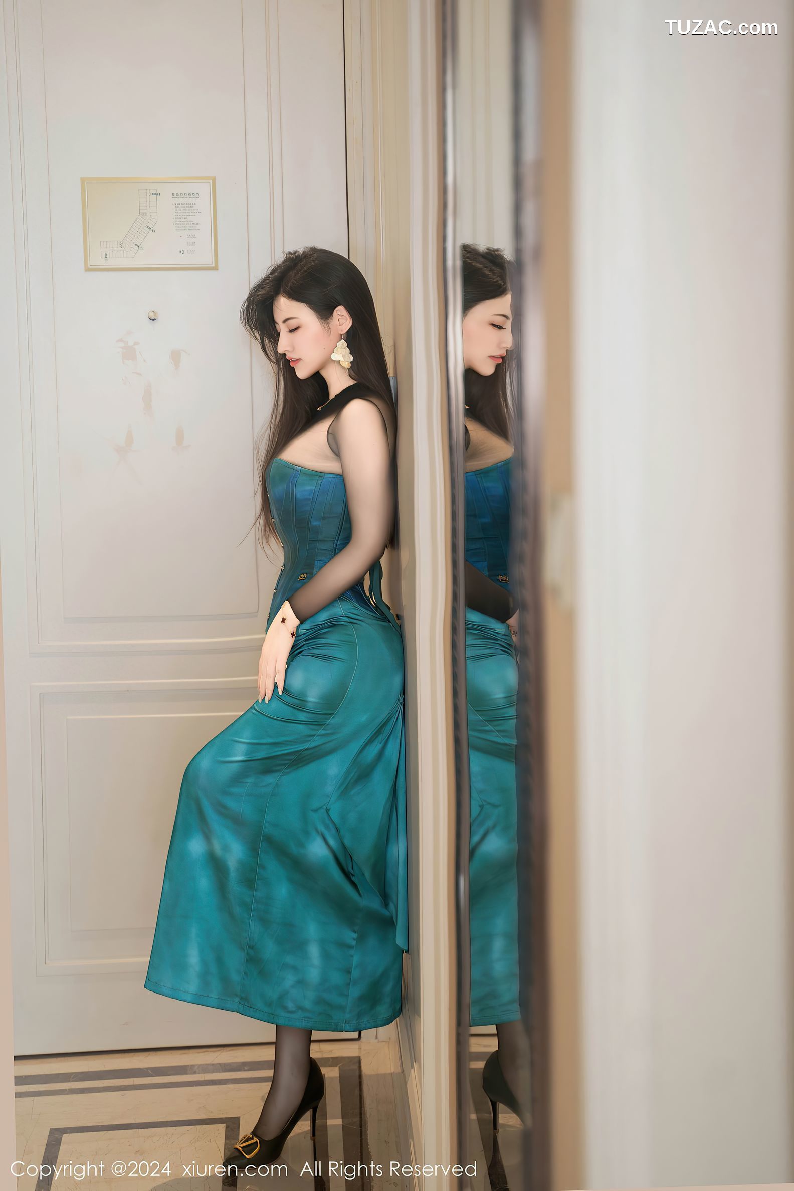 XiuRen秀人网-9039-诗诗kiki-酒吧巧遇蓝色抹胸礼服裙美女轻透黑纱情趣内衣-2024.08.20