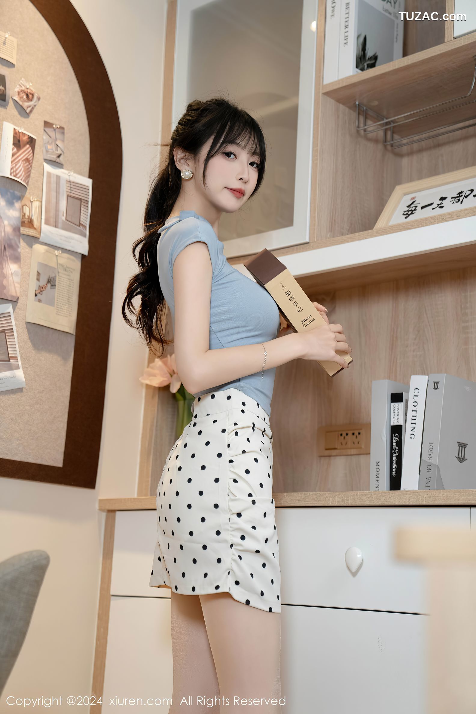 XiuRen秀人网-9054-林星阑-蓝灰T白色斑点短裙-淡粉情趣内衣-2024.08.22