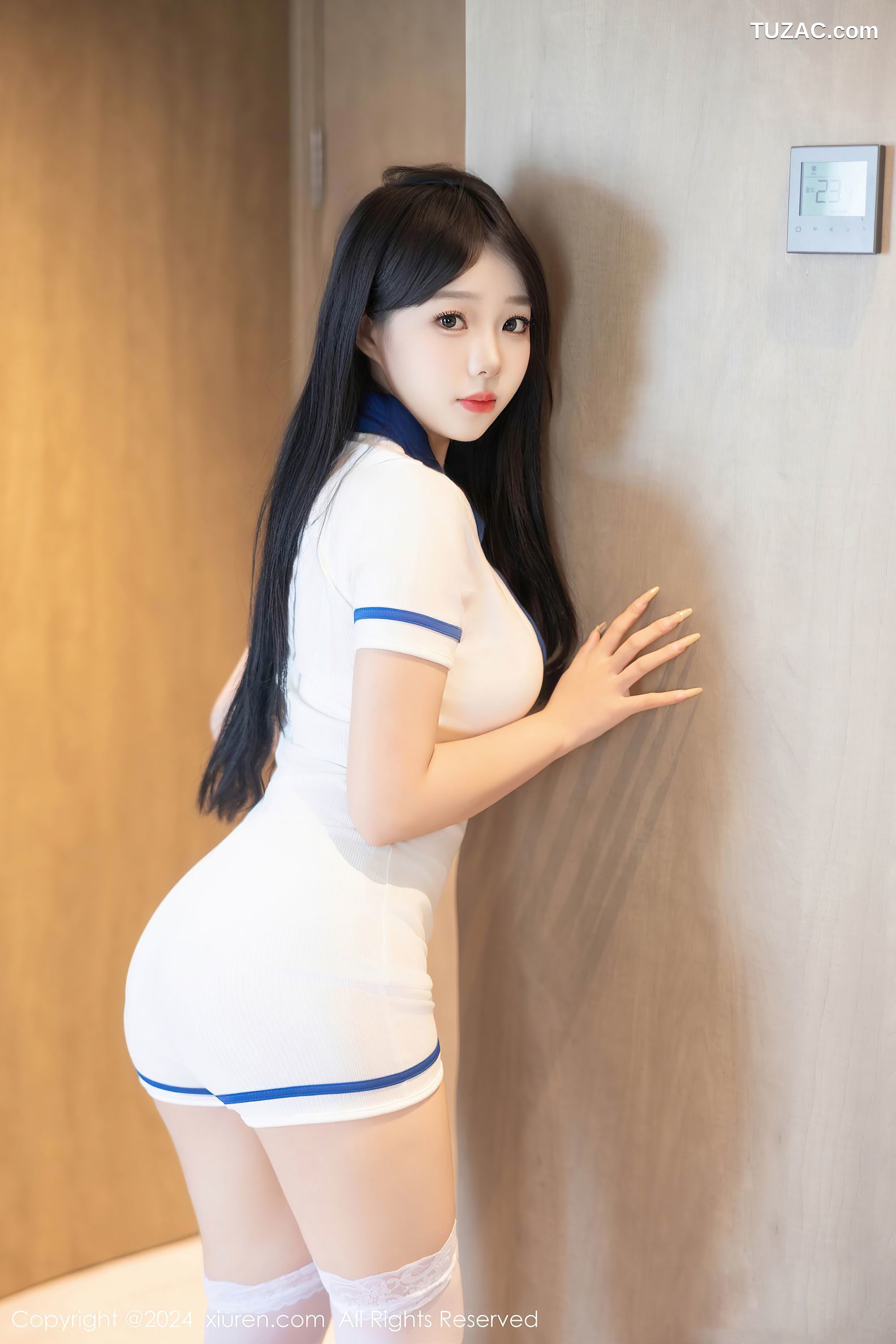 XiuRen秀人网-9056-黎秋秋-白色蓝边学生运动T恤短裤白色内衣-2024.08.23