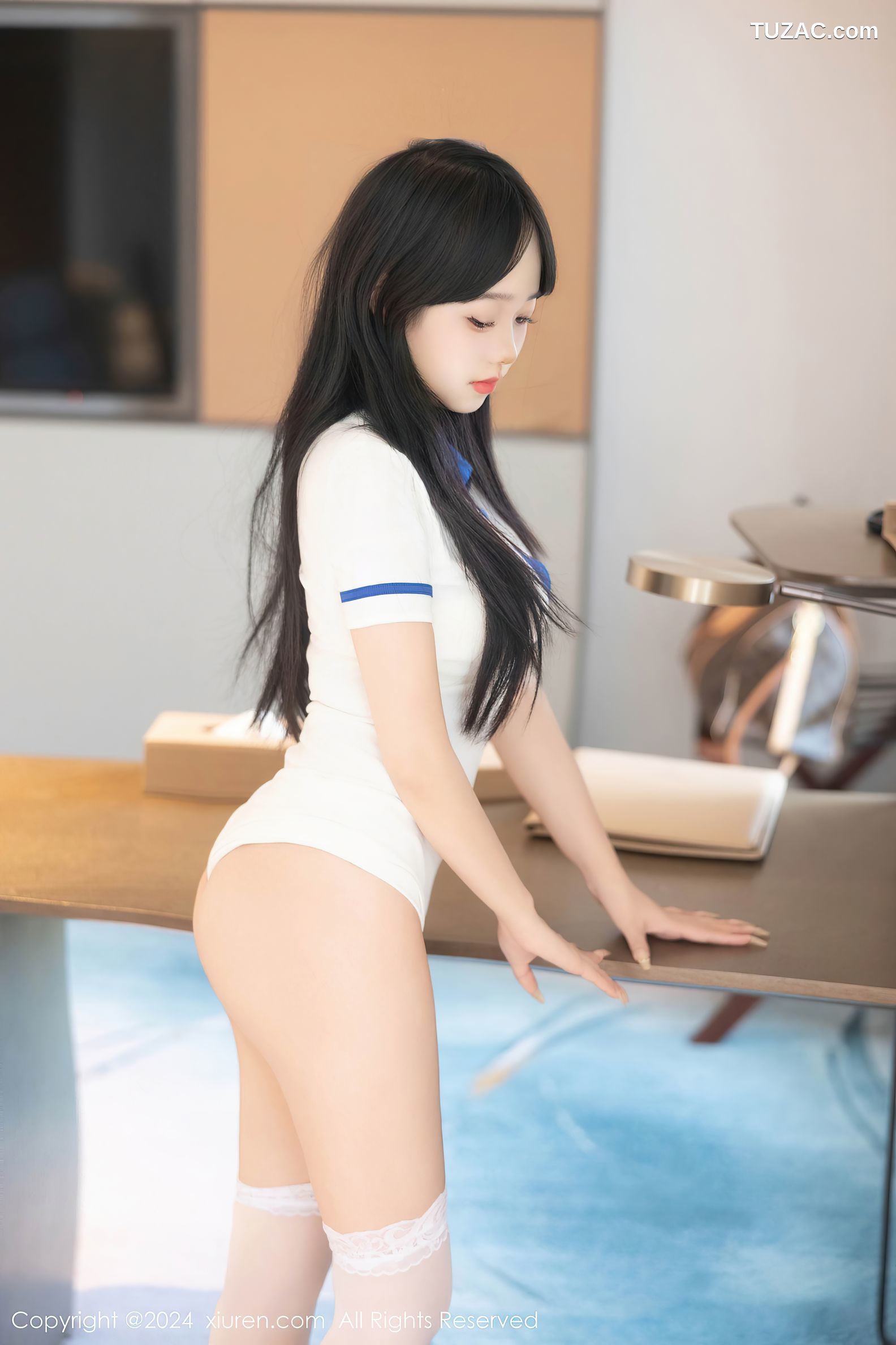 XiuRen秀人网-9056-黎秋秋-白色蓝边学生运动T恤短裤白色内衣-2024.08.23