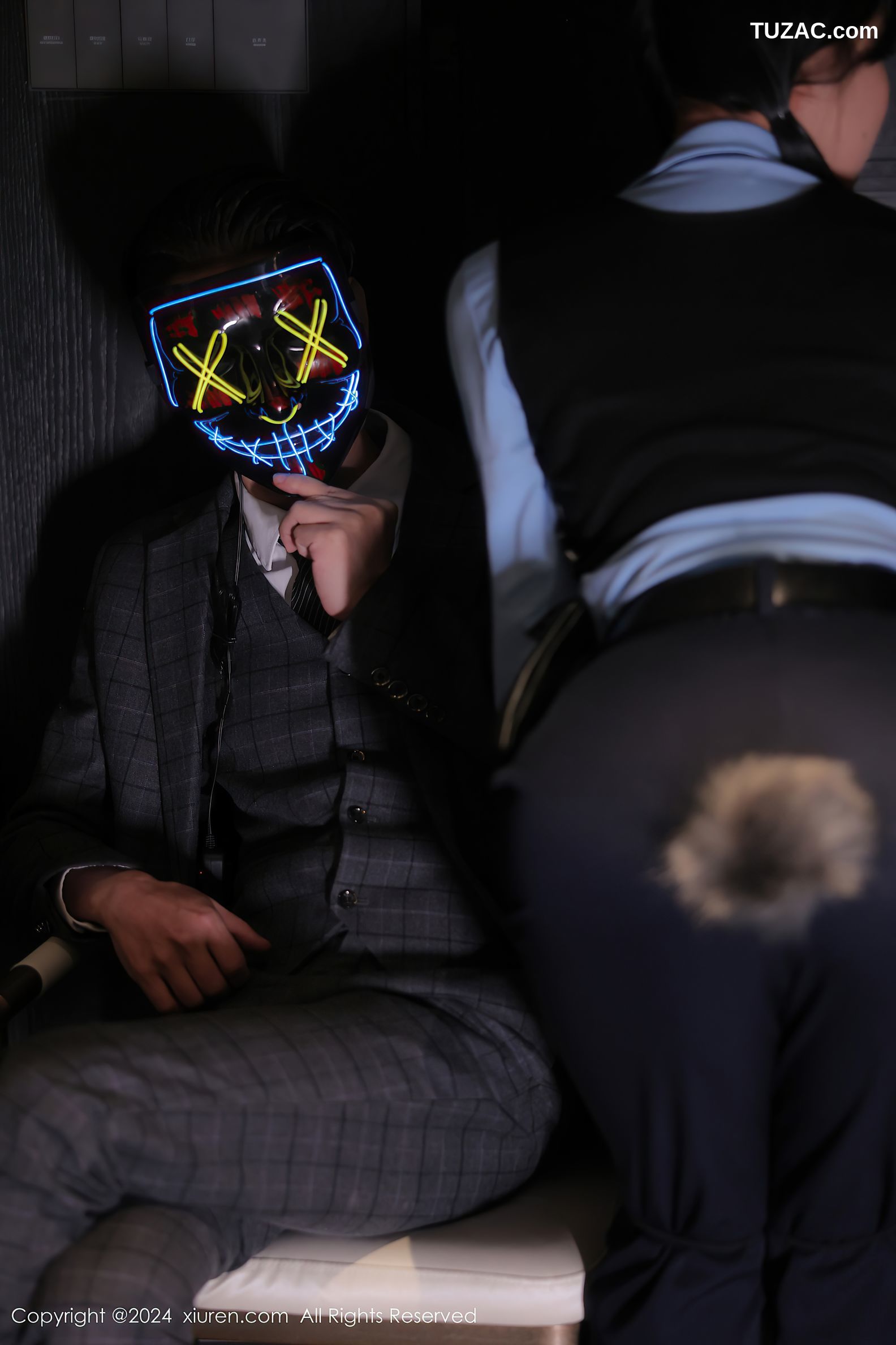 XiuRen秀人网-9071-麦田-情趣兔女郎女警黑丝-2024.08.27