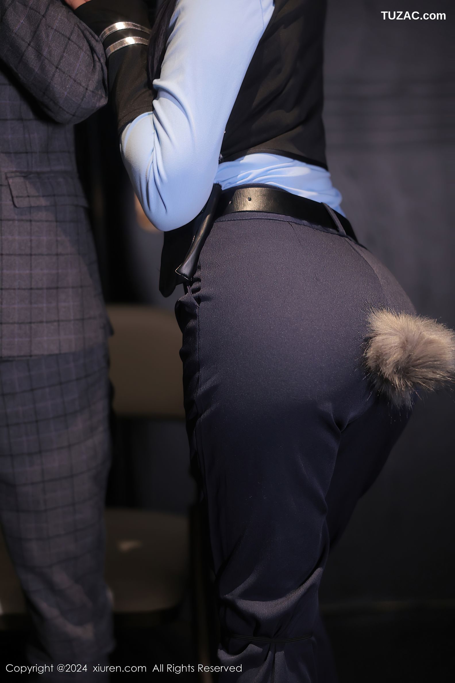 XiuRen秀人网-9071-麦田-情趣兔女郎女警黑丝-2024.08.27