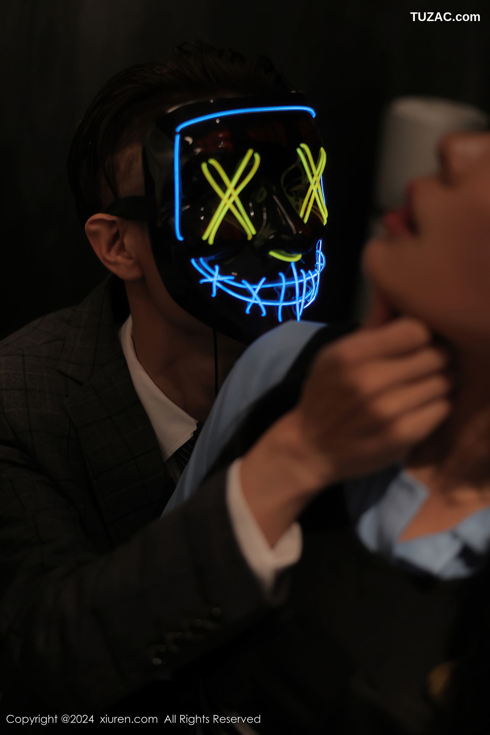 XiuRen秀人网-9071-麦田-情趣兔女郎女警黑丝-2024.08.27