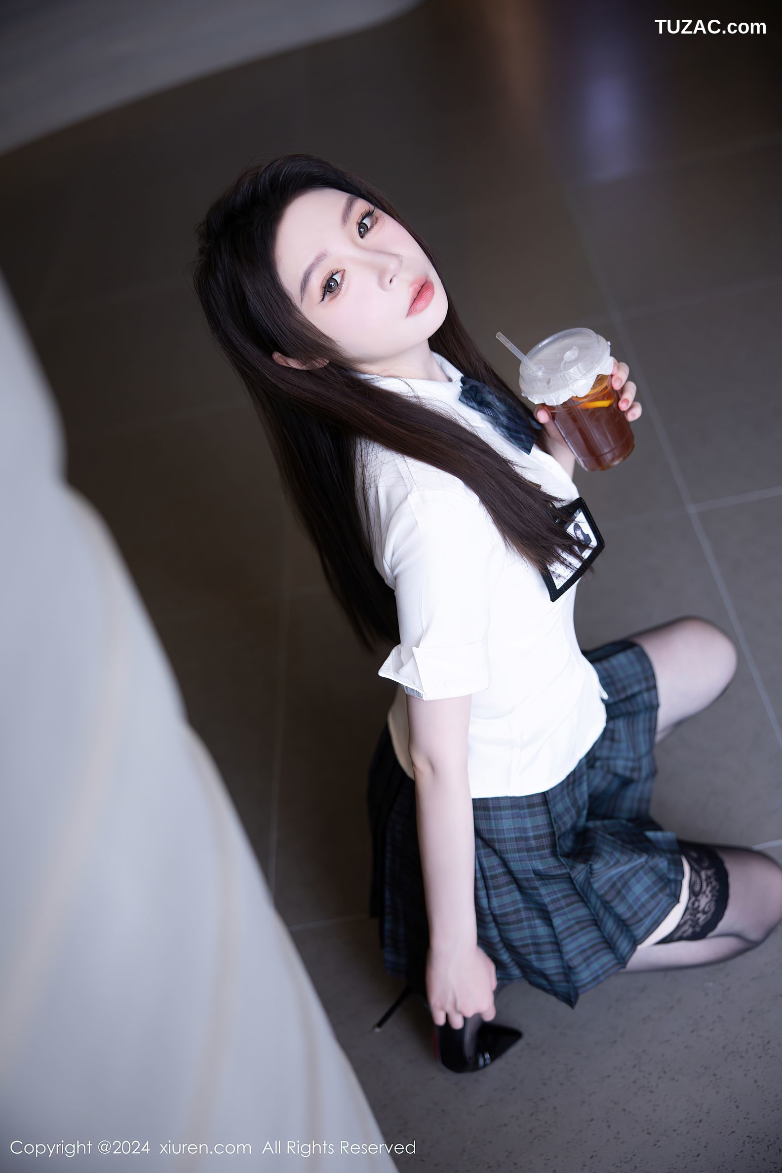 XiuRen秀人网-9074-梦心玥-女学生JK制服白衬衫蓝格子裙黑丝-2024.08.27