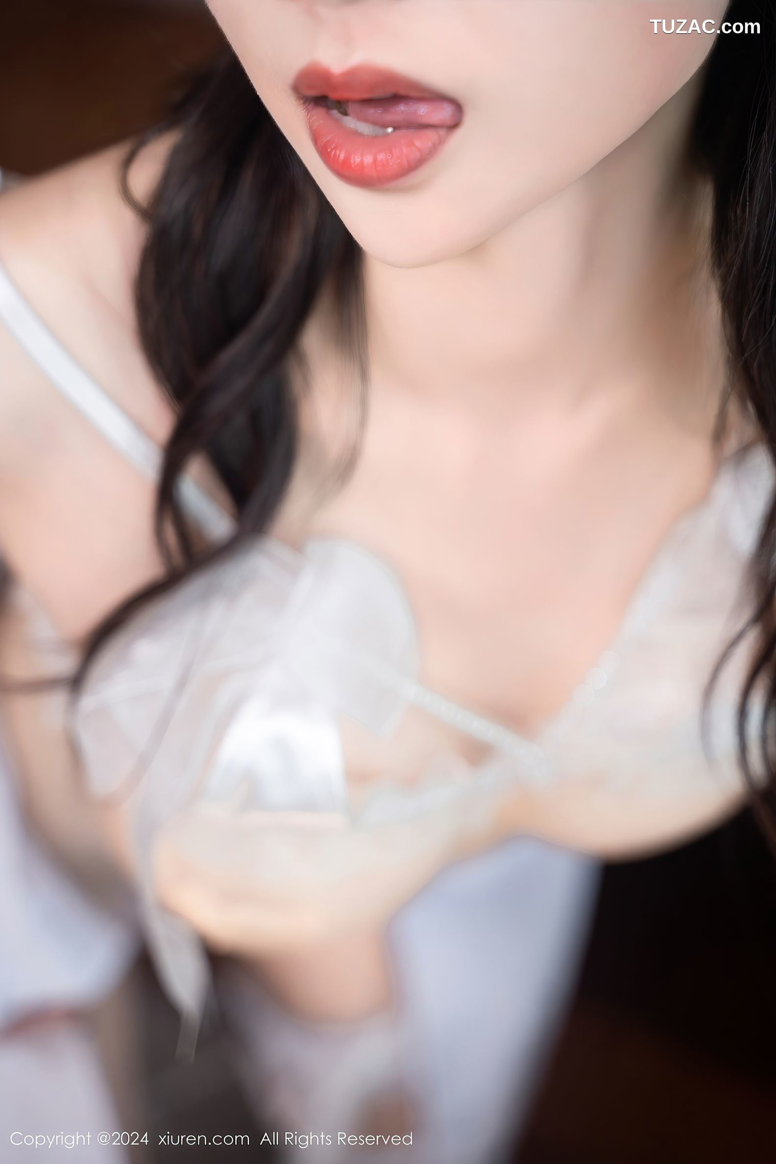 XiuRen秀人网-9077-宝宝甜-家庭医生上门服务白衣白蕾丝爆乳-2024.08.28