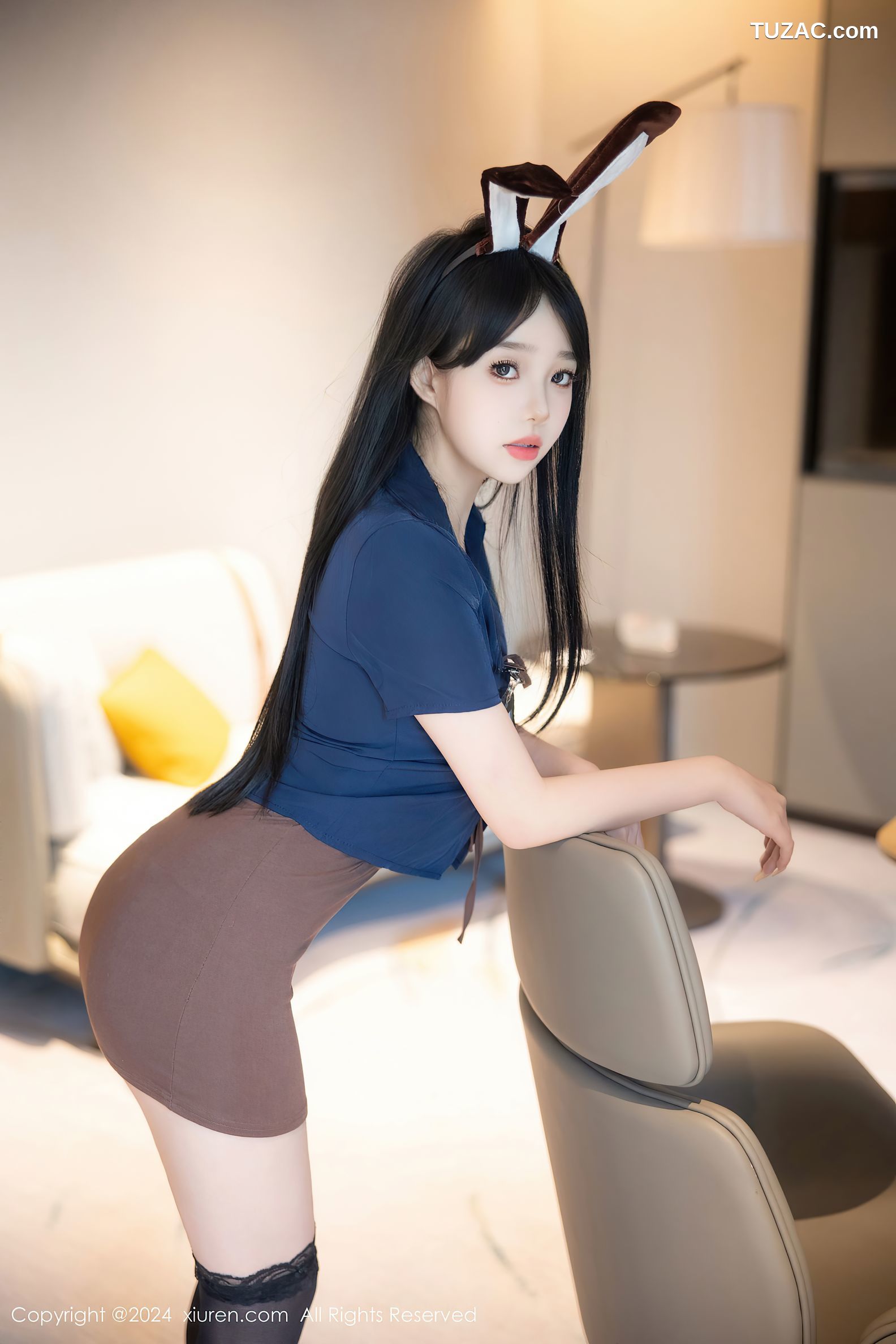 XiuRen秀人网-9083-黎秋秋-兔耳蓝衬衫棕色短裙黑丝爆乳-2024.08.29