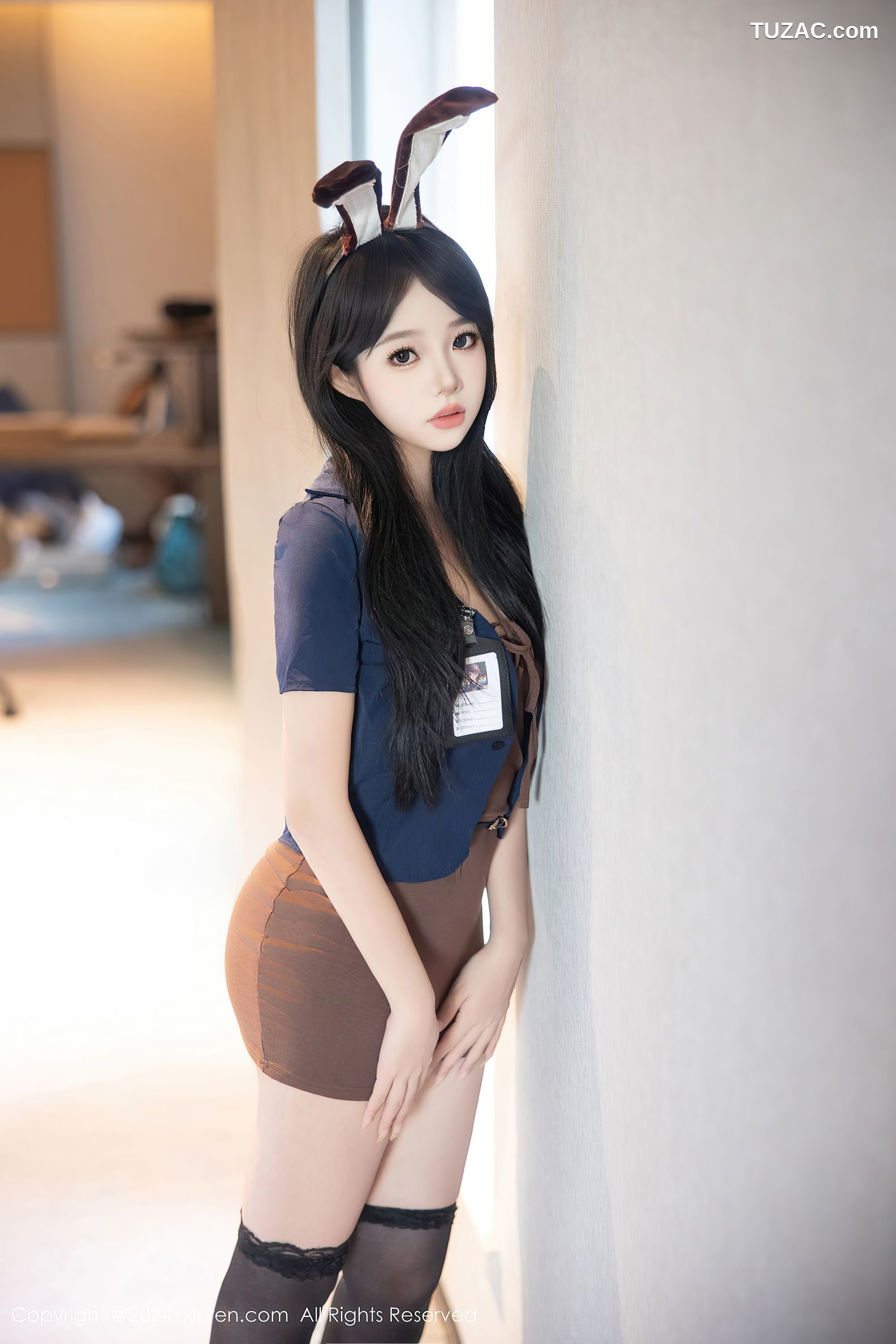 XiuRen秀人网-9083-黎秋秋-兔耳蓝衬衫棕色短裙黑丝爆乳-2024.08.29