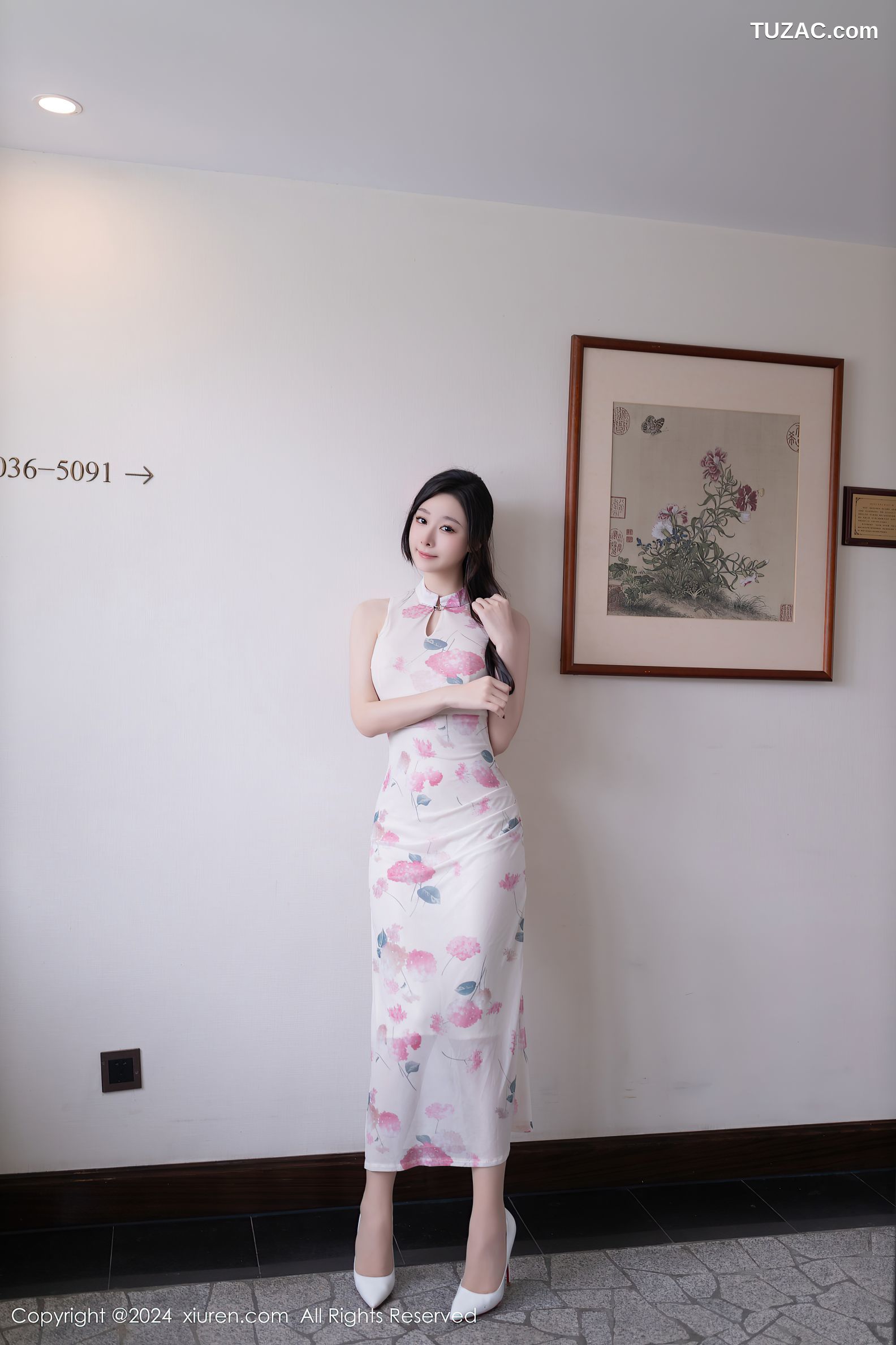 XiuRen秀人网-9087-小逗逗-白色粉印花旗袍白色内衣-2024.08.29