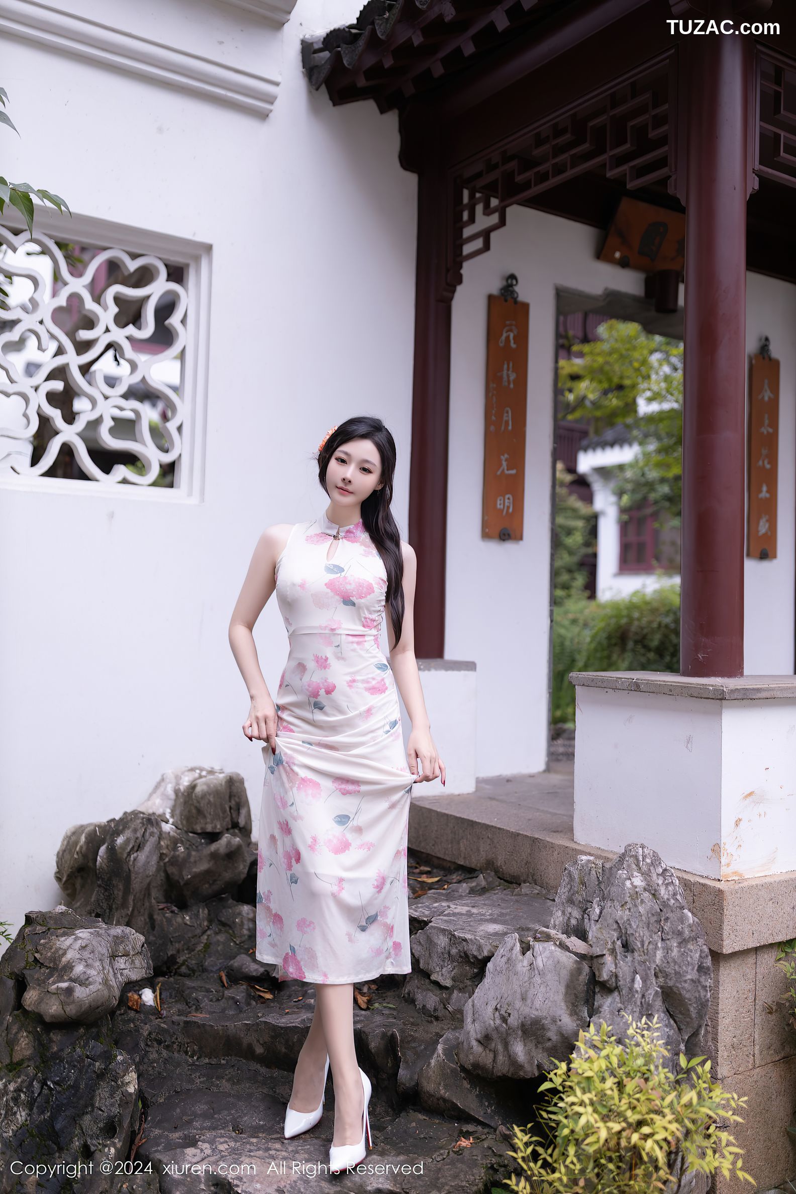 XiuRen秀人网-9087-小逗逗-白色粉印花旗袍白色内衣-2024.08.29