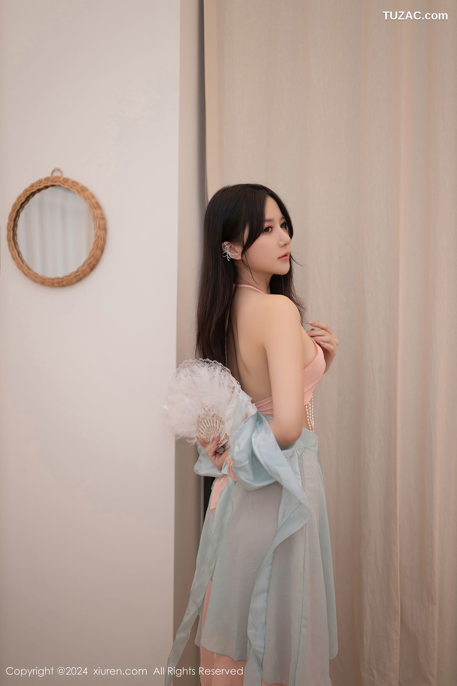 XiuRen秀人网-9093-鱼子酱Fish-古风绿衫粉红抹胸-2024.08.30