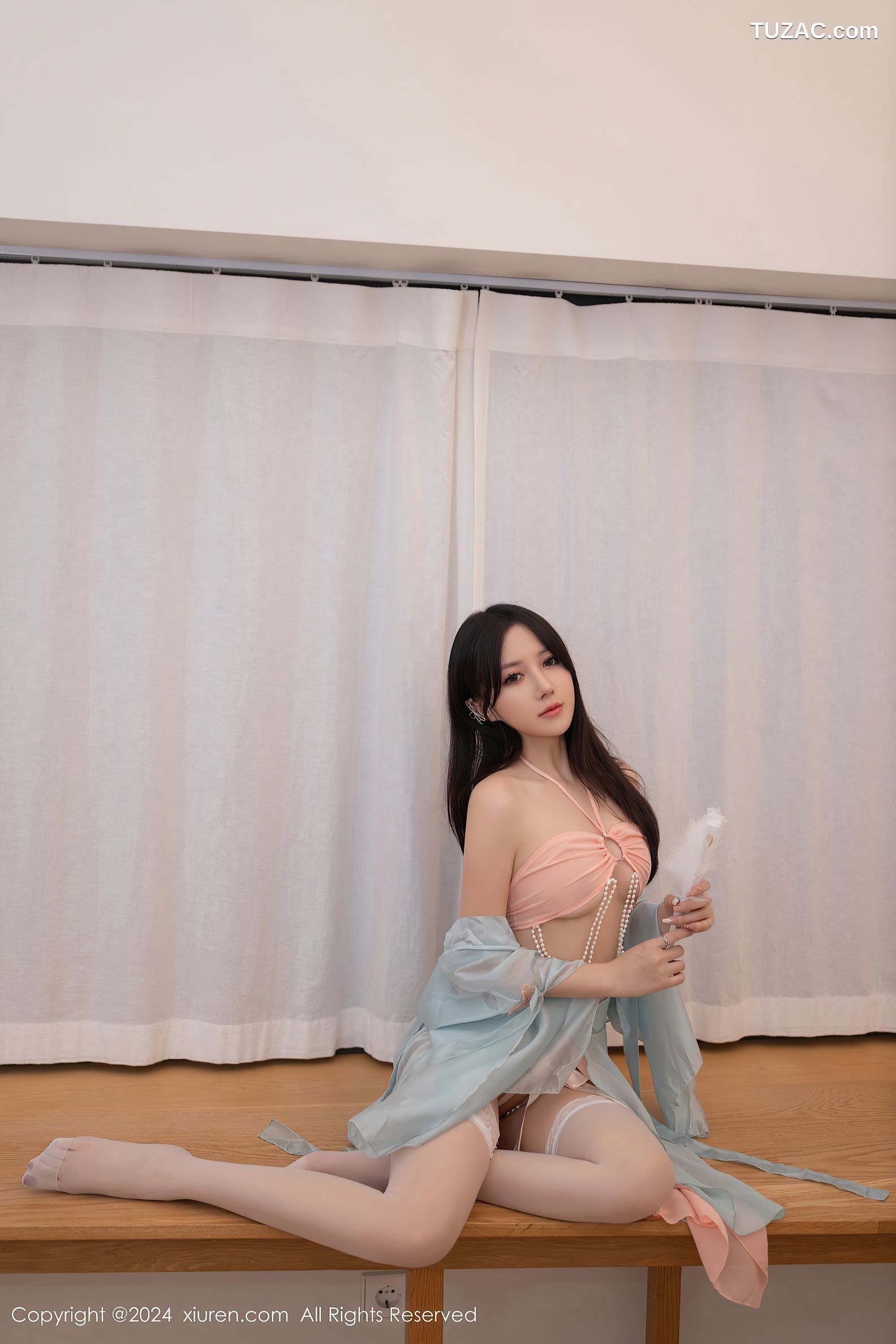 XiuRen秀人网-9093-鱼子酱Fish-古风绿衫粉红抹胸-2024.08.30