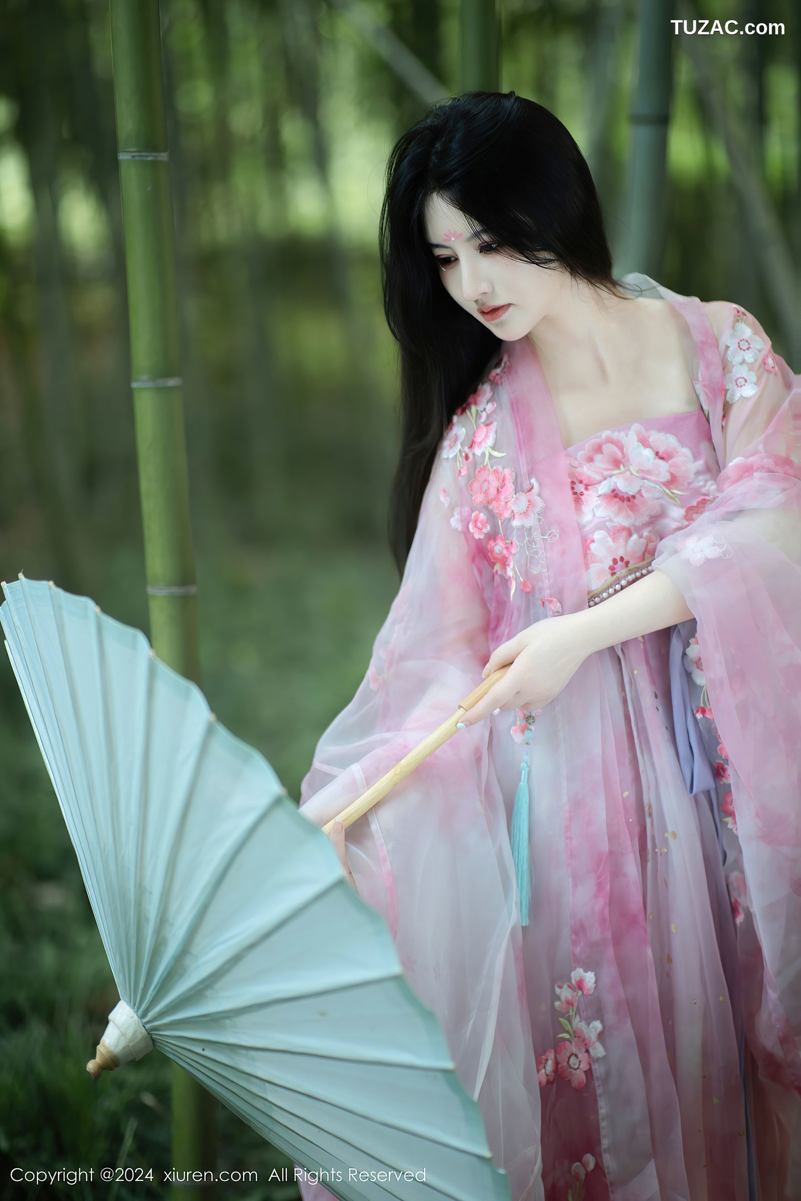 XiuRen秀人网-9100-诗诗kiki-古风粉纱户外竹林小溪真空湿身-2024.09.02