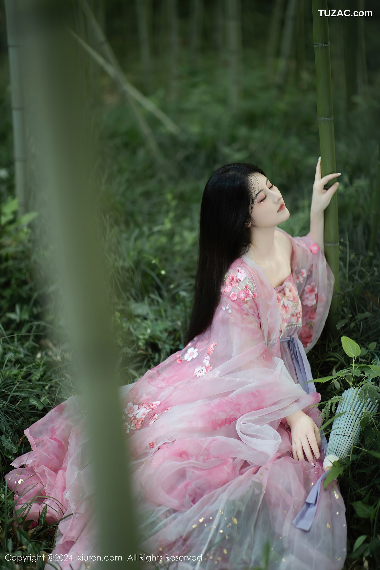 XiuRen秀人网-9100-诗诗kiki-古风粉纱户外竹林小溪真空湿身-2024.09.02
