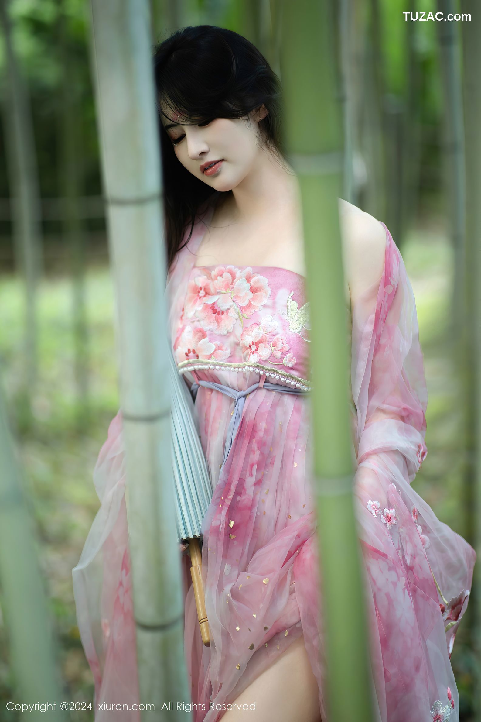 XiuRen秀人网-9100-诗诗kiki-古风粉纱户外竹林小溪真空湿身-2024.09.02
