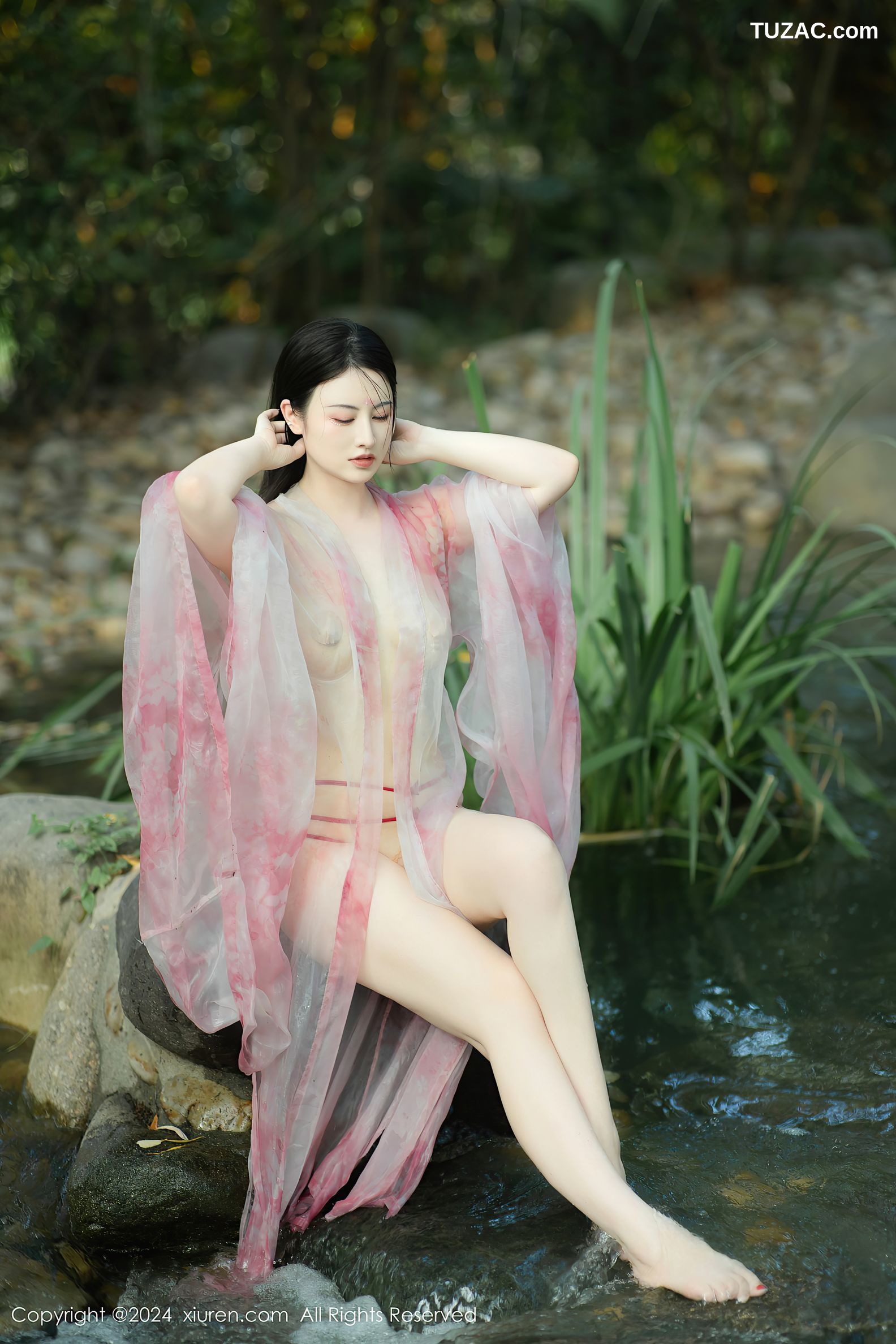 XiuRen秀人网-9100-诗诗kiki-古风粉纱户外竹林小溪真空湿身-2024.09.02