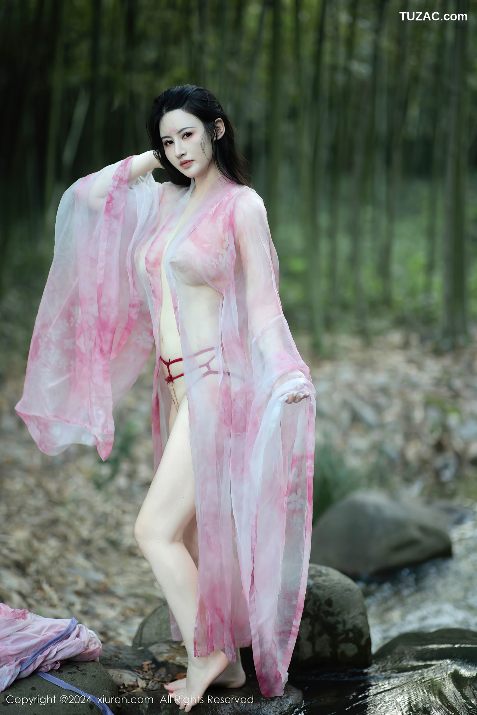 XiuRen秀人网-9100-诗诗kiki-古风粉纱户外竹林小溪真空湿身-2024.09.02