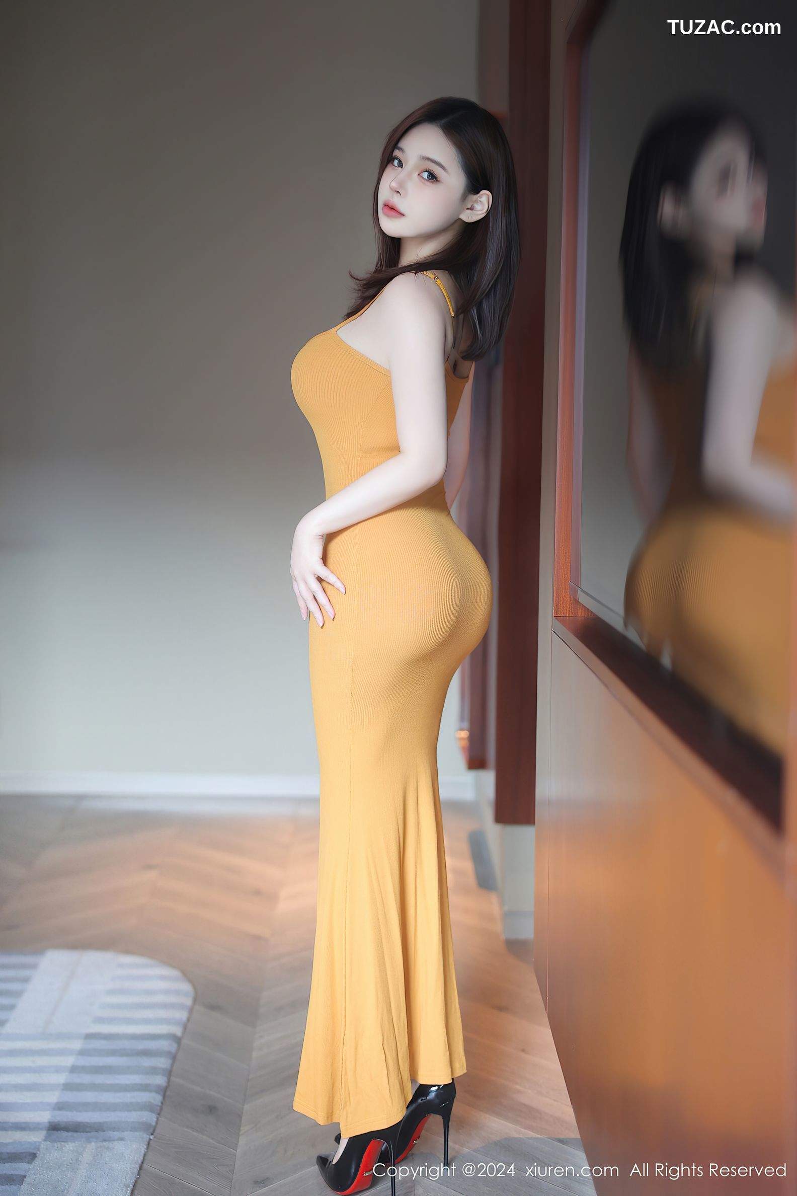 XiuRen秀人网-9103-麻布学妹-鹅黄吊带翘臀紧身裙-黑网情趣内衣爆乳-2024.09.03