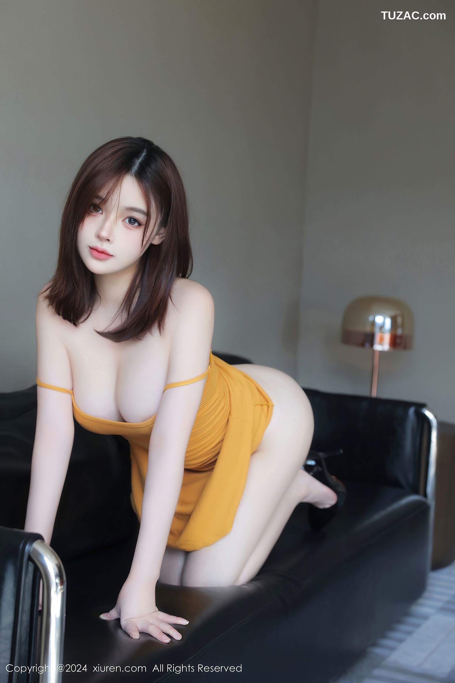 XiuRen秀人网-9103-麻布学妹-鹅黄吊带翘臀紧身裙-黑网情趣内衣爆乳-2024.09.03