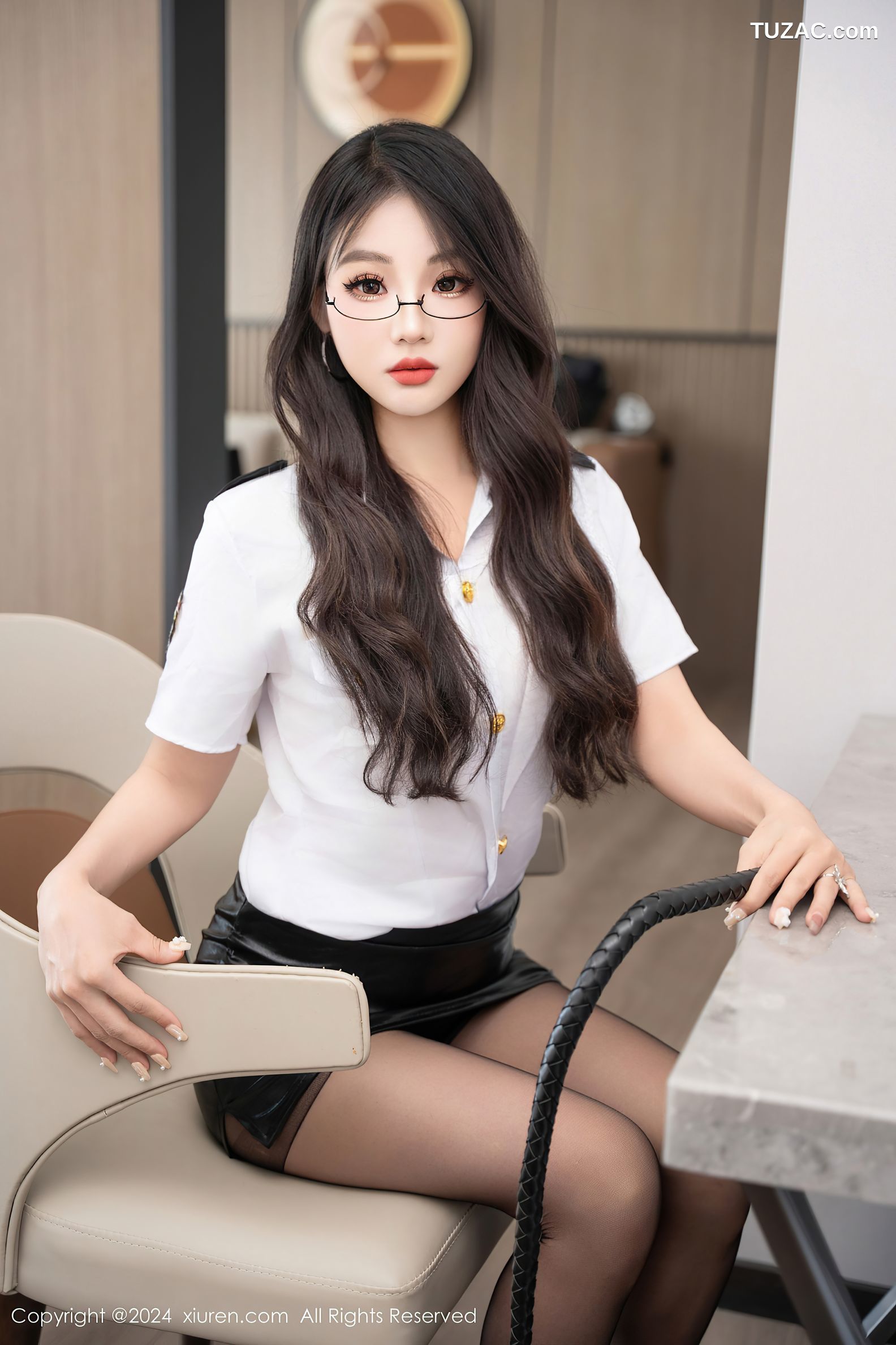 XiuRen秀人网-9113-黑麦子-御姐女警白衬衫黑皮短裙黑丝爆乳-2024.09.05