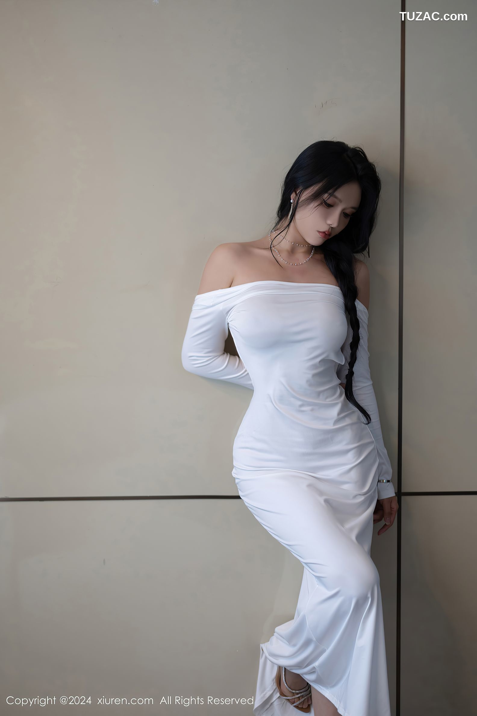 XiuRen秀人网-9115-娜比-白色紧身长裙-黑色情趣内衣黑丝-2024.09.05