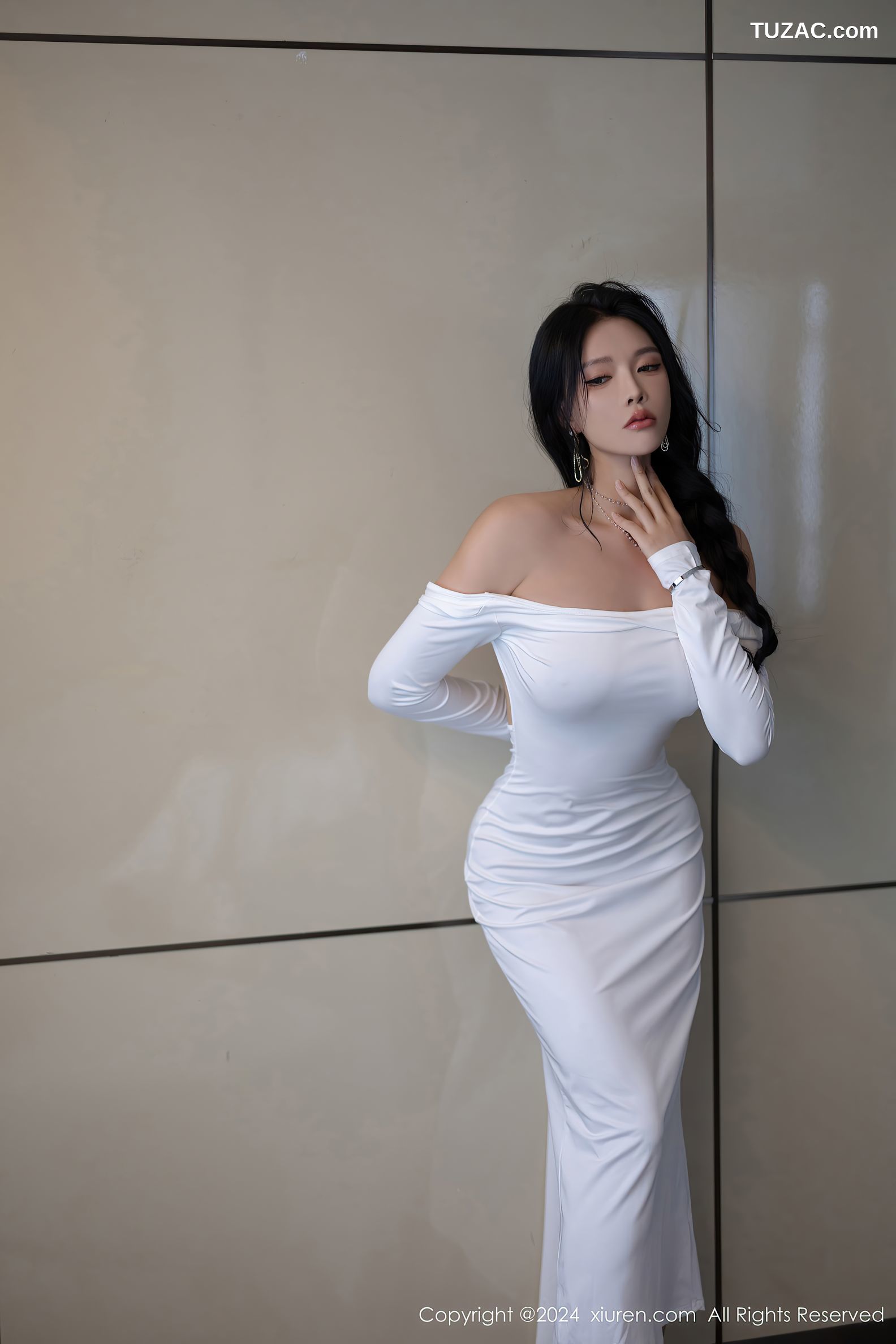 XiuRen秀人网-9115-娜比-白色紧身长裙-黑色情趣内衣黑丝-2024.09.05