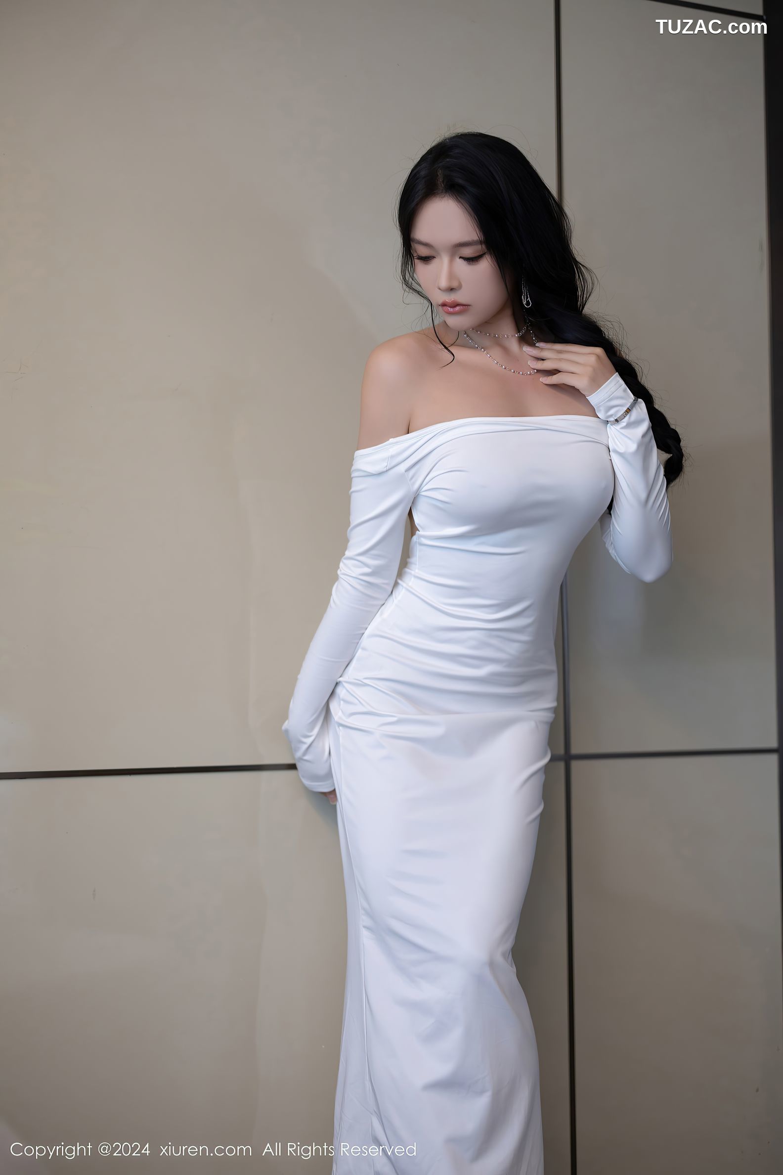 XiuRen秀人网-9115-娜比-白色紧身长裙-黑色情趣内衣黑丝-2024.09.05