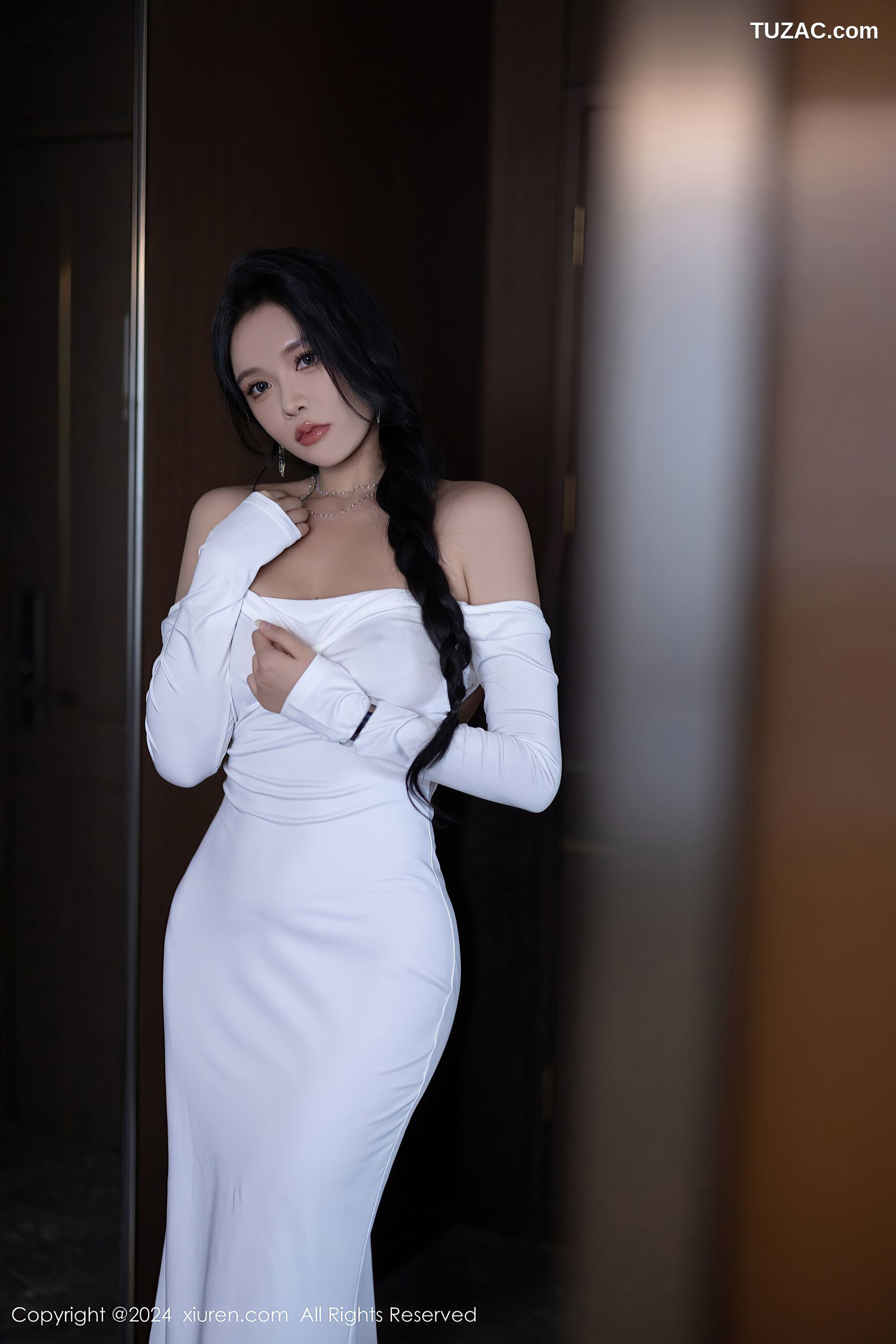 XiuRen秀人网-9115-娜比-白色紧身长裙-黑色情趣内衣黑丝-2024.09.05
