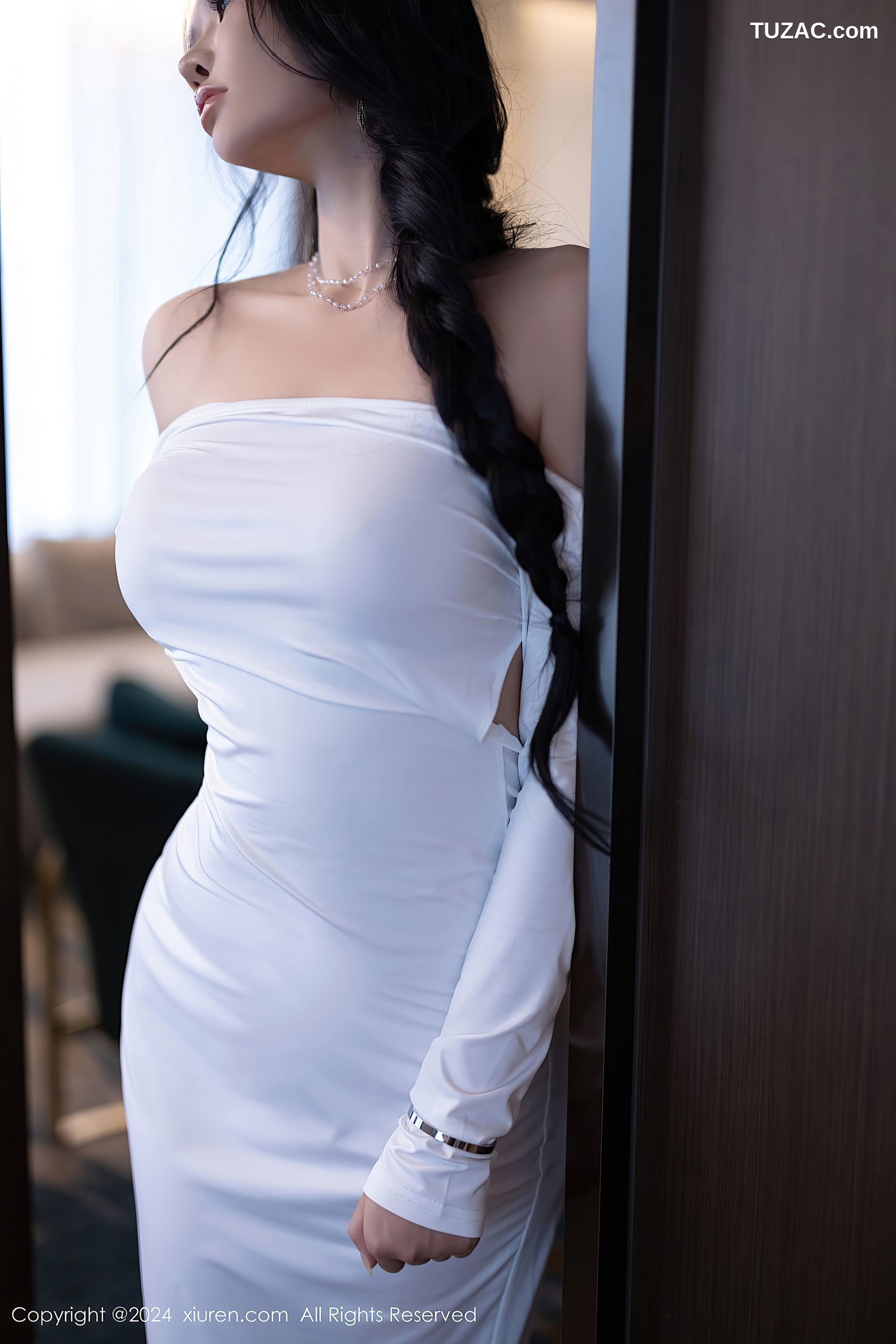 XiuRen秀人网-9115-娜比-白色紧身长裙-黑色情趣内衣黑丝-2024.09.05