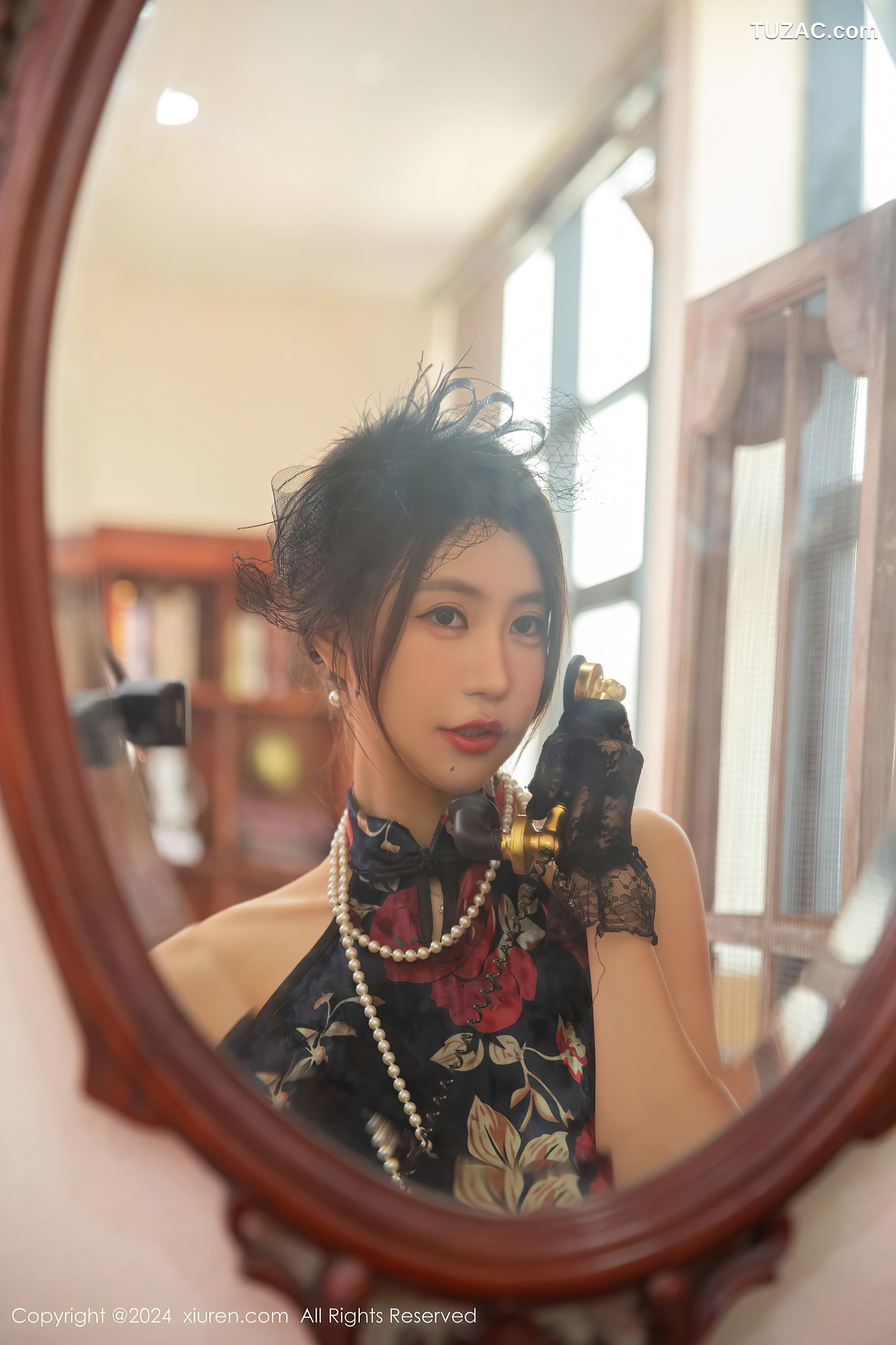 XiuRen秀人网-9116-绮里嘉ula-复古深蓝红印花旗袍黑丝-2024.09.05
